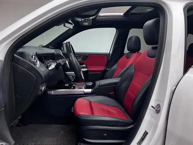 Mercedes-Benz GLB view 9