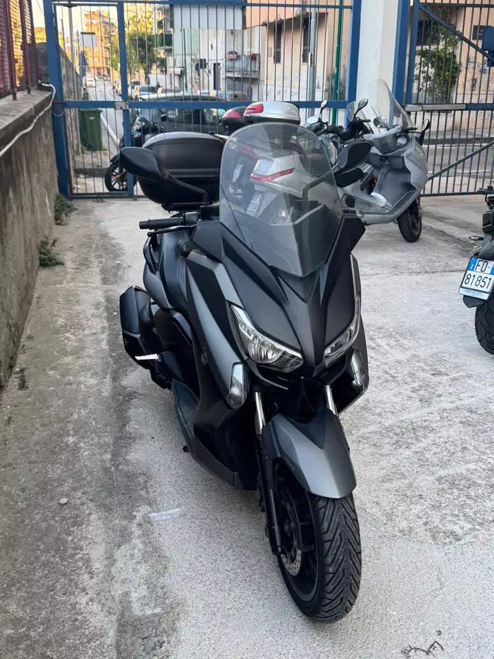 Yamaha X-Max 400