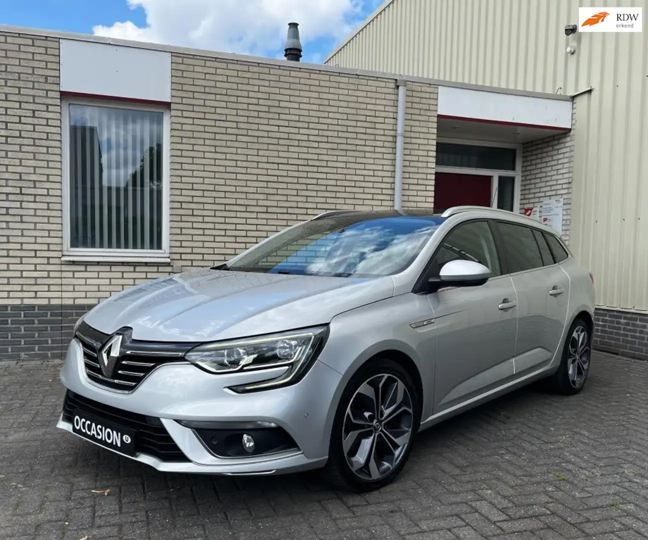 Renault Megane Estate 1.2 TCe Bose OPEN DAK, 130PK, Groot scherm Zilver - 1