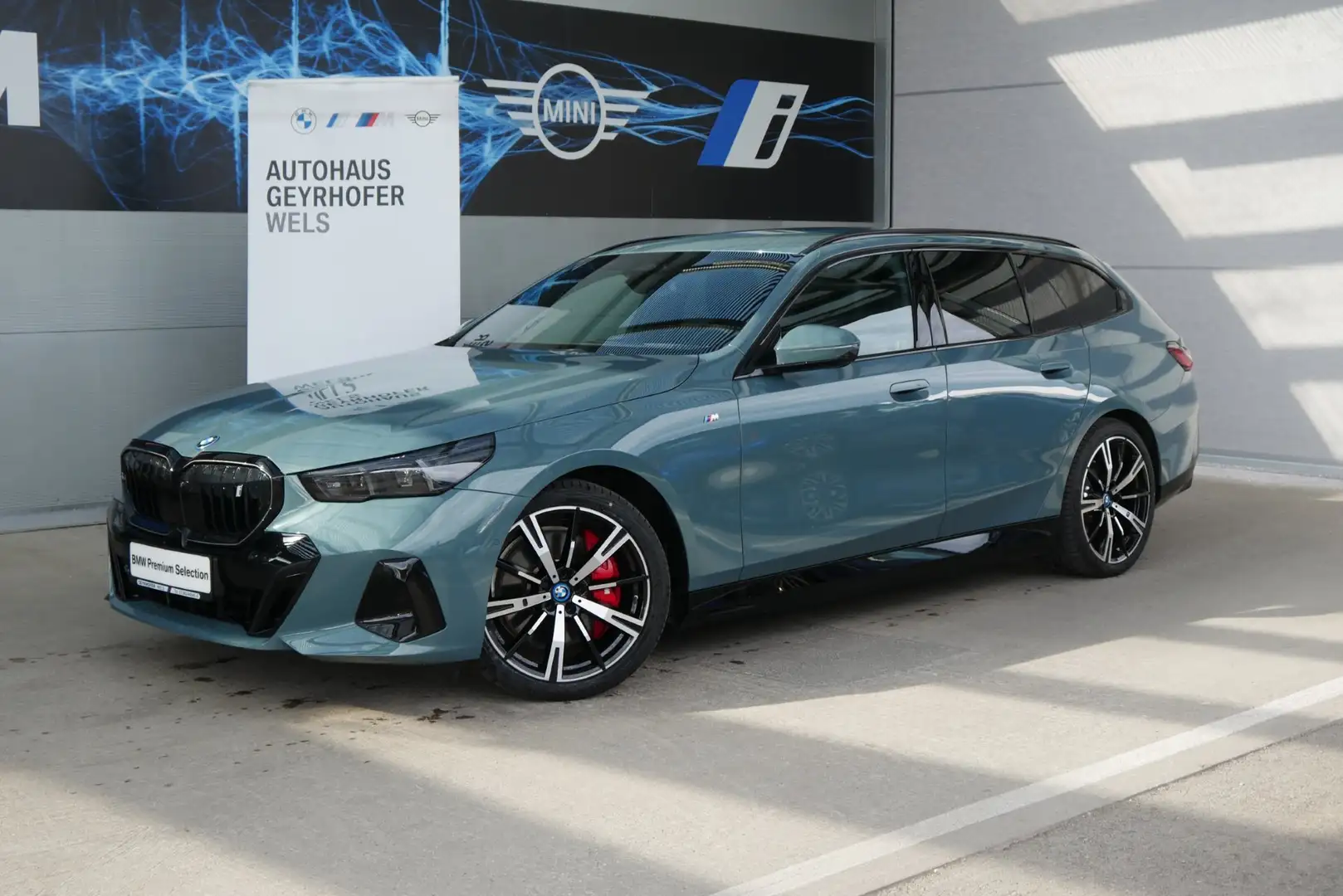 BMW i5 eDrive40 *M-Paket Pro/AHK/H&K Sound/Comfort Paket/DA-Prof./360°/Sitzlüftung* Grün - 1