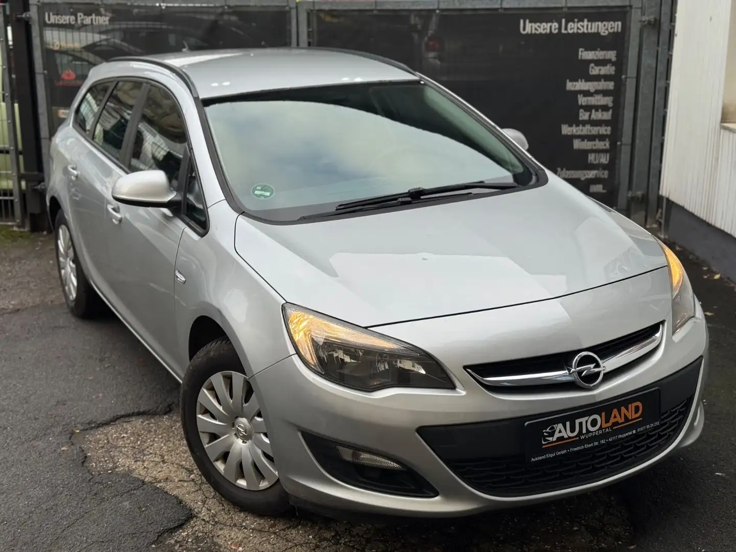 Opel Astra J Sports Tourer Edition 1.7*KLIMA*NAVI*PDC Silber - 1