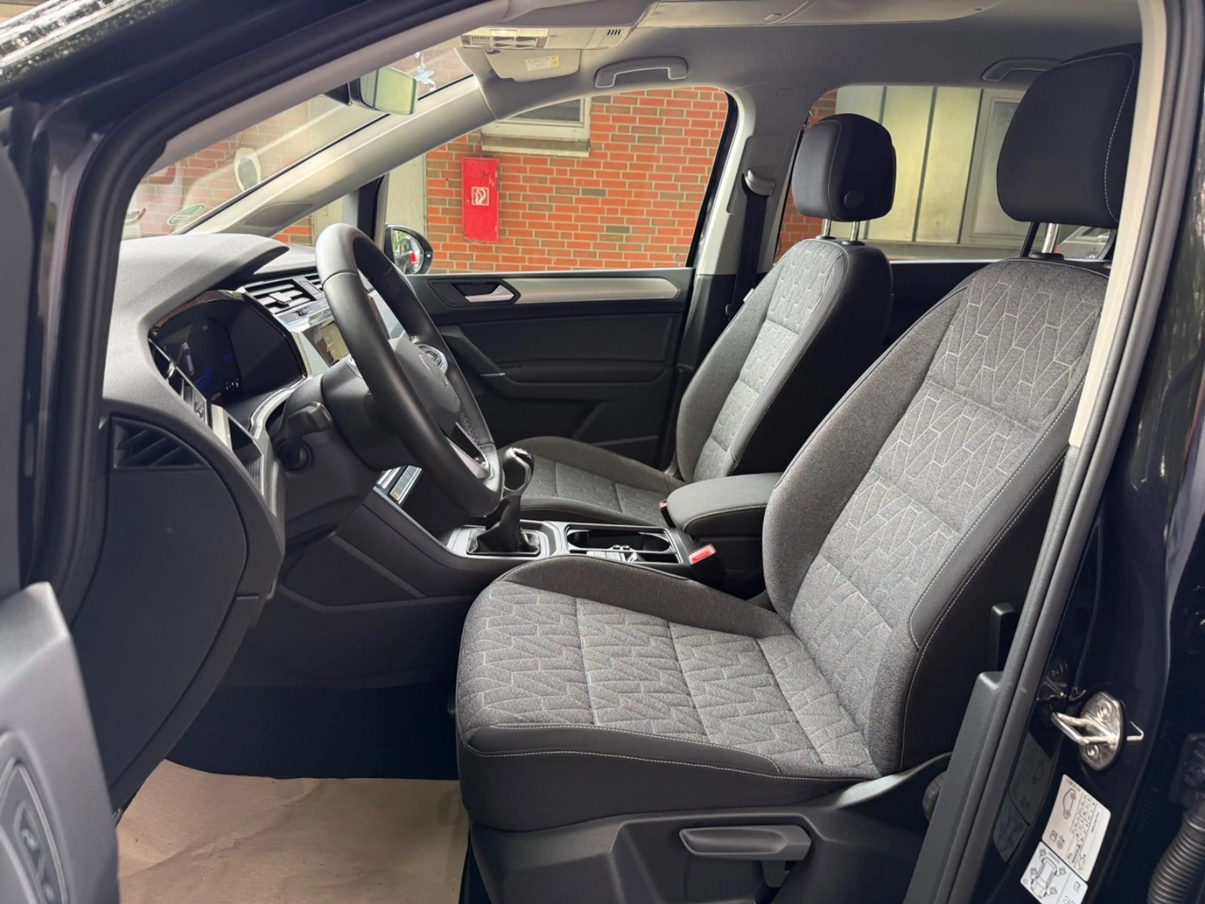 Volkswagen Touran 1.5TSI Move AppConnect/ACC/SHZ/PDC/BLIS — photo 6