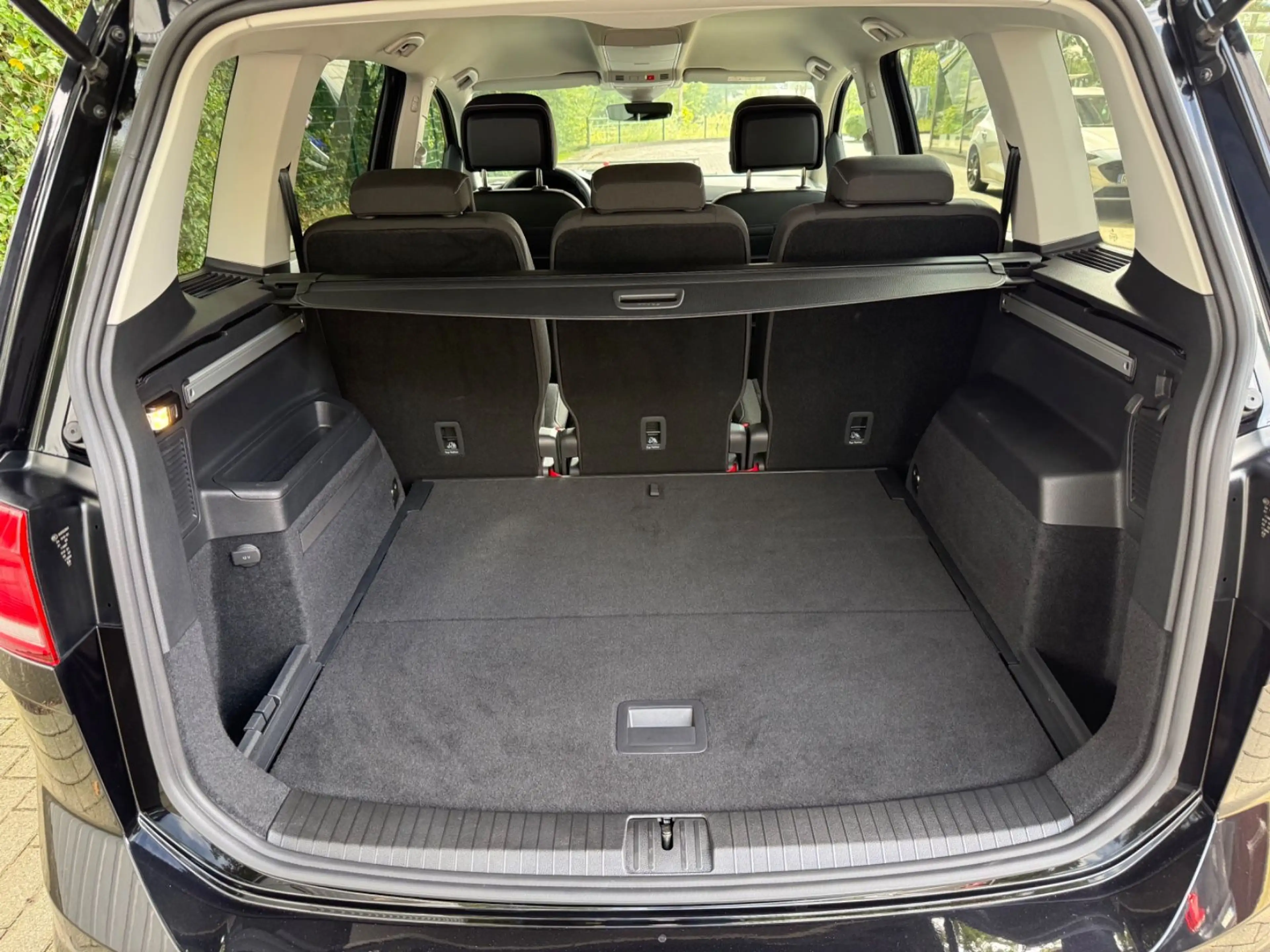 Volkswagen Touran 1.5TSI Move AppConnect/ACC/SHZ/PDC/BLIS — photo 8
