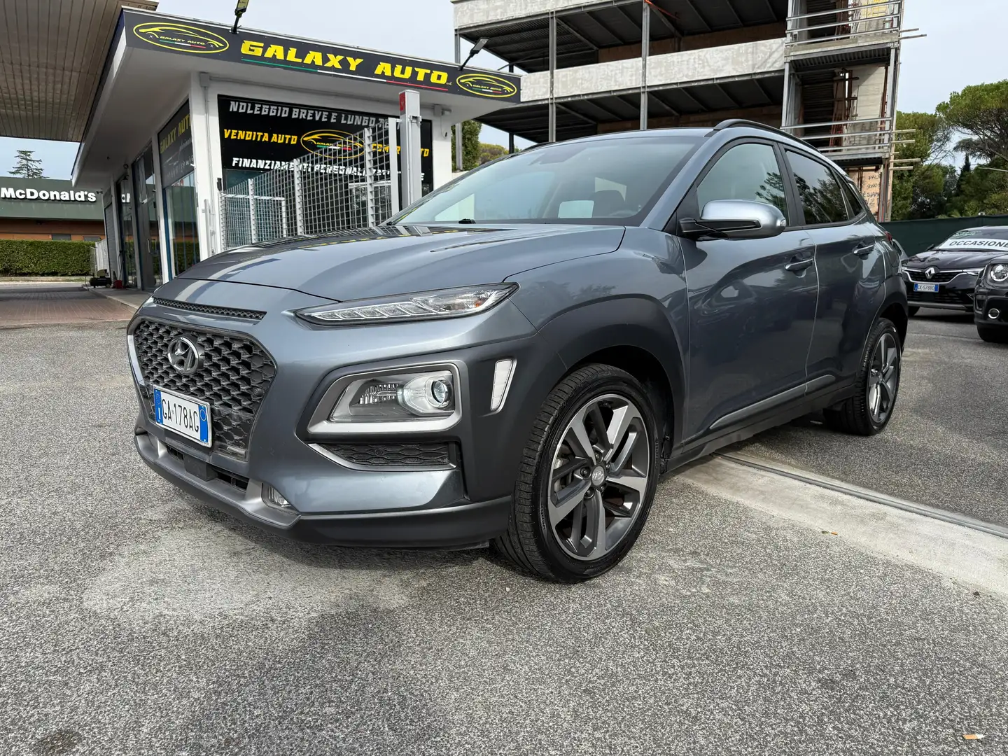 Hyundai KONA 1.6 crdi Style Premium 4WD 136cv dct FULL OPT ! Gris - 2