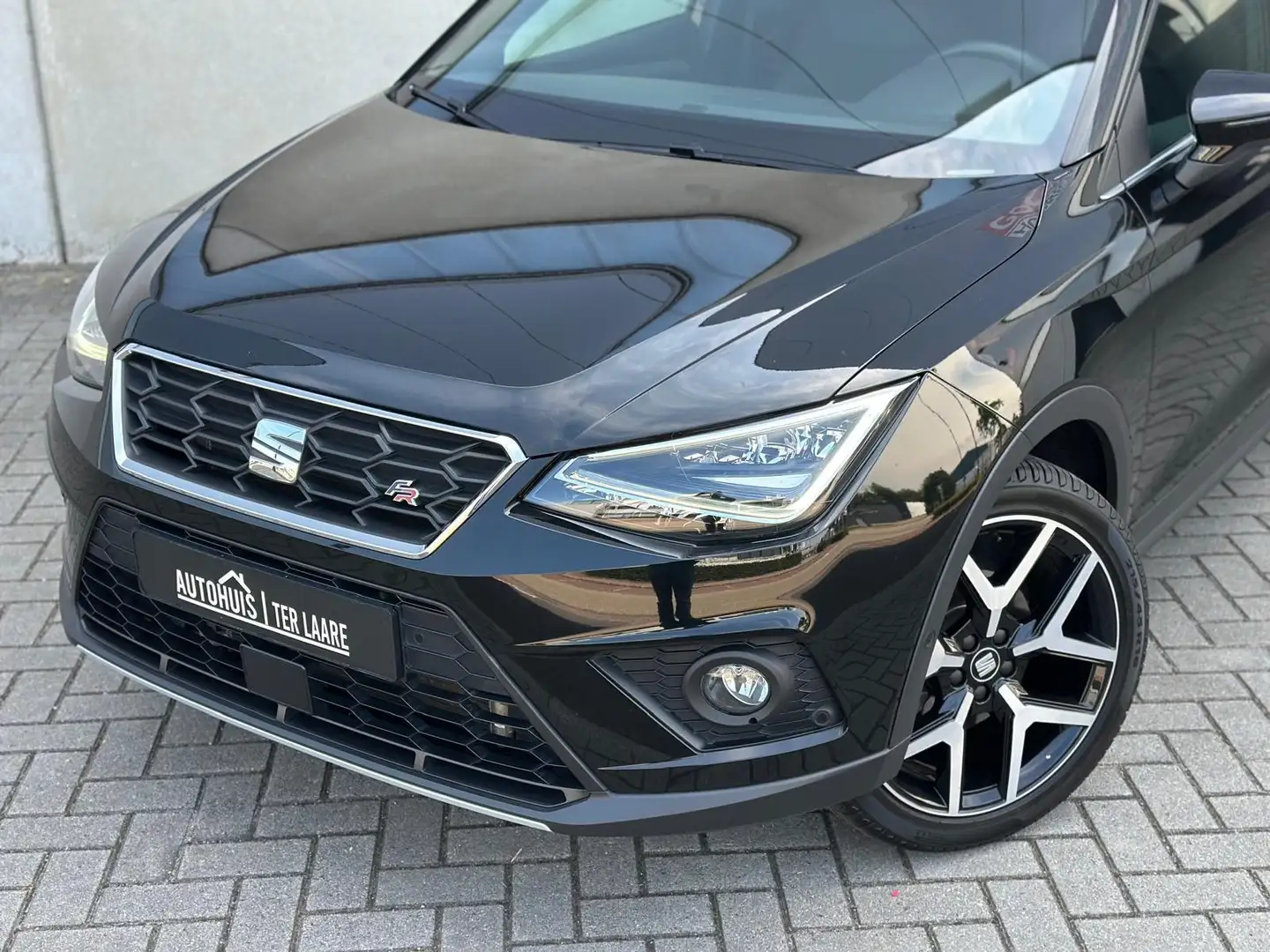 SEAT Arona 1.0 TSI FR DSG Camera Beats LED Carplay Keyless Negro - 2