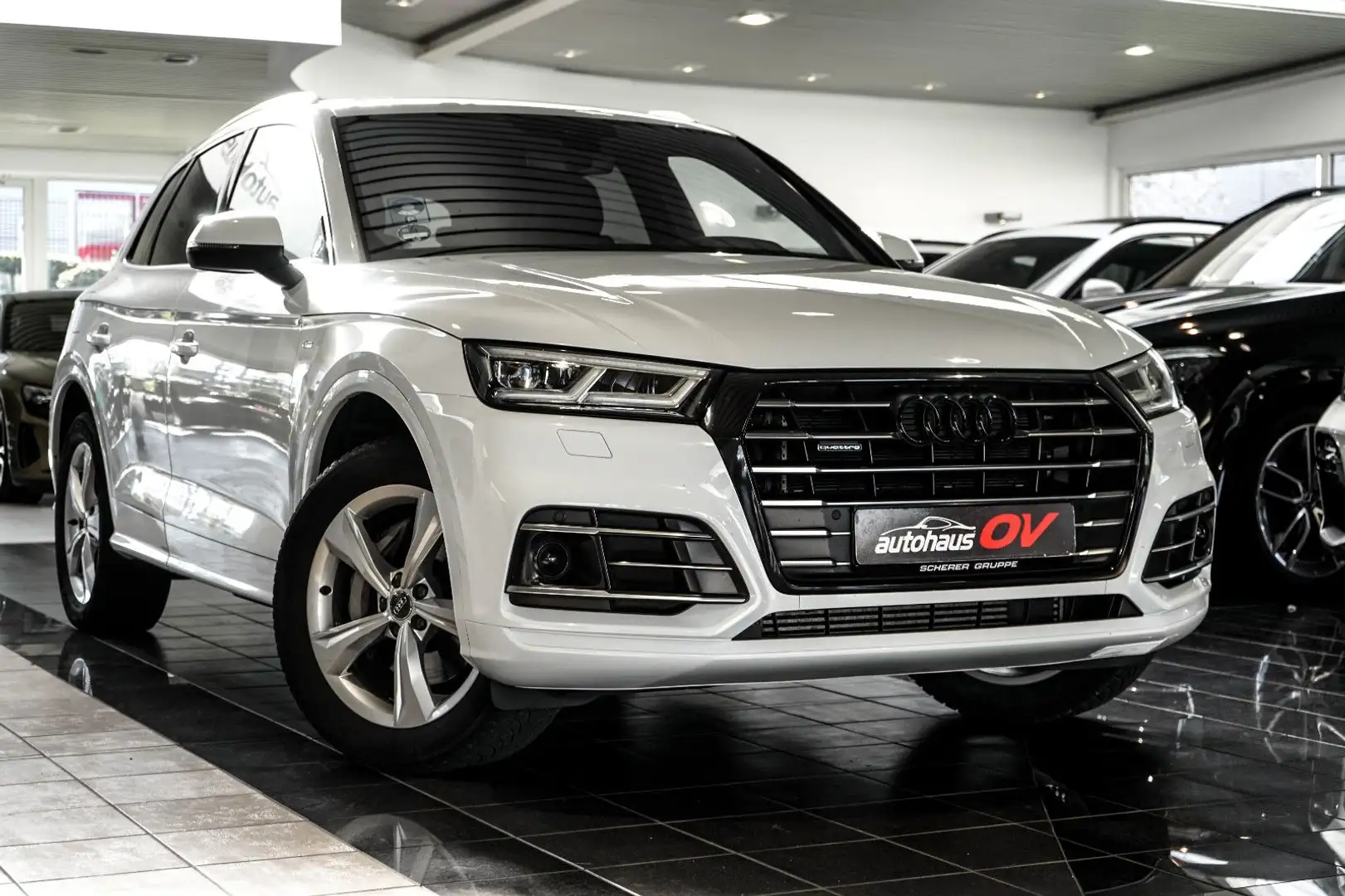 Audi Q5 55 TFSI e quattro*S Line Sport Paket Plus* Wit - 2