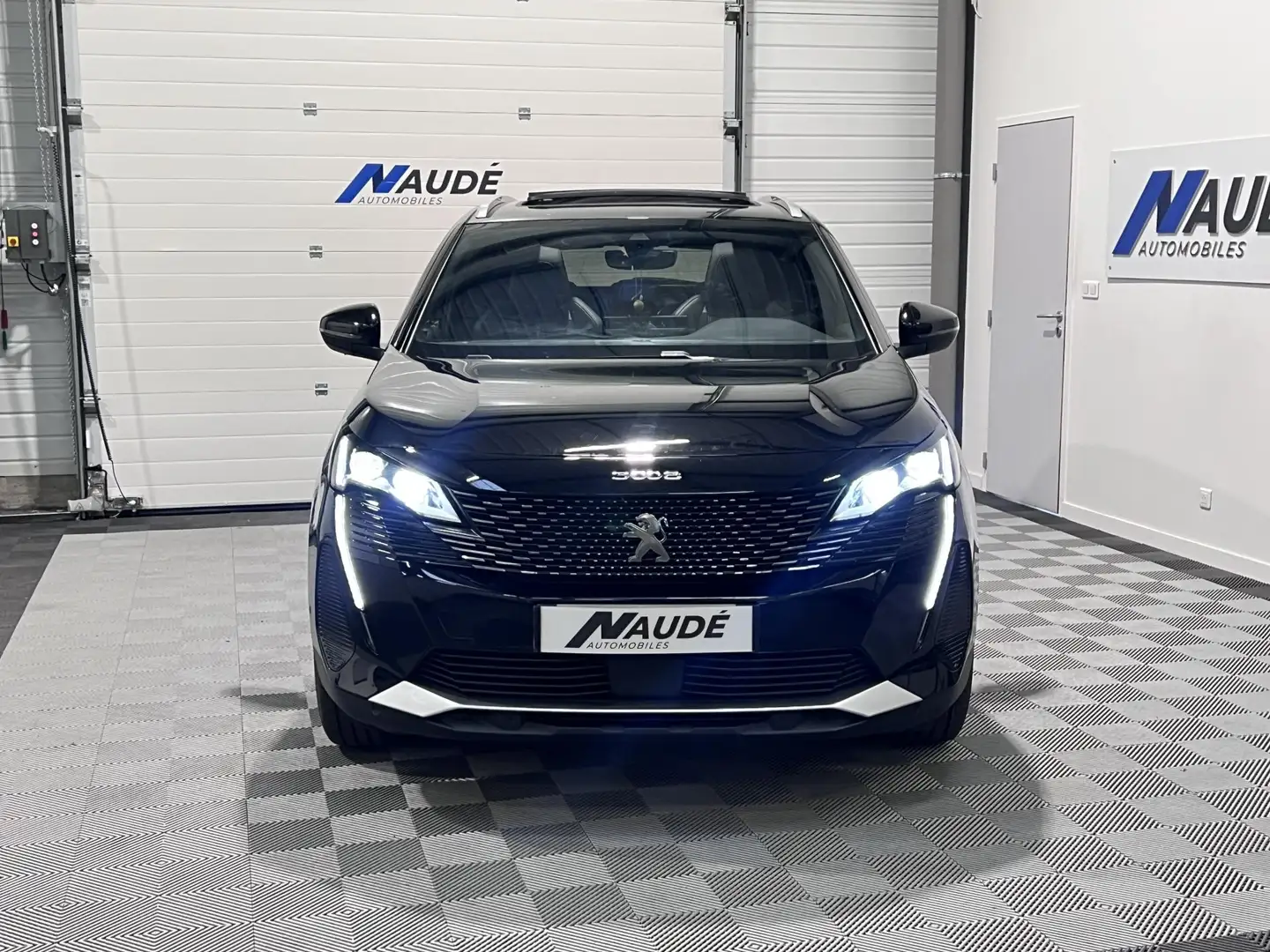 Peugeot 3008 1.5 BLUEHDI 130 CH EAT8 GT PACK Toit ouvrant Schwarz - 2