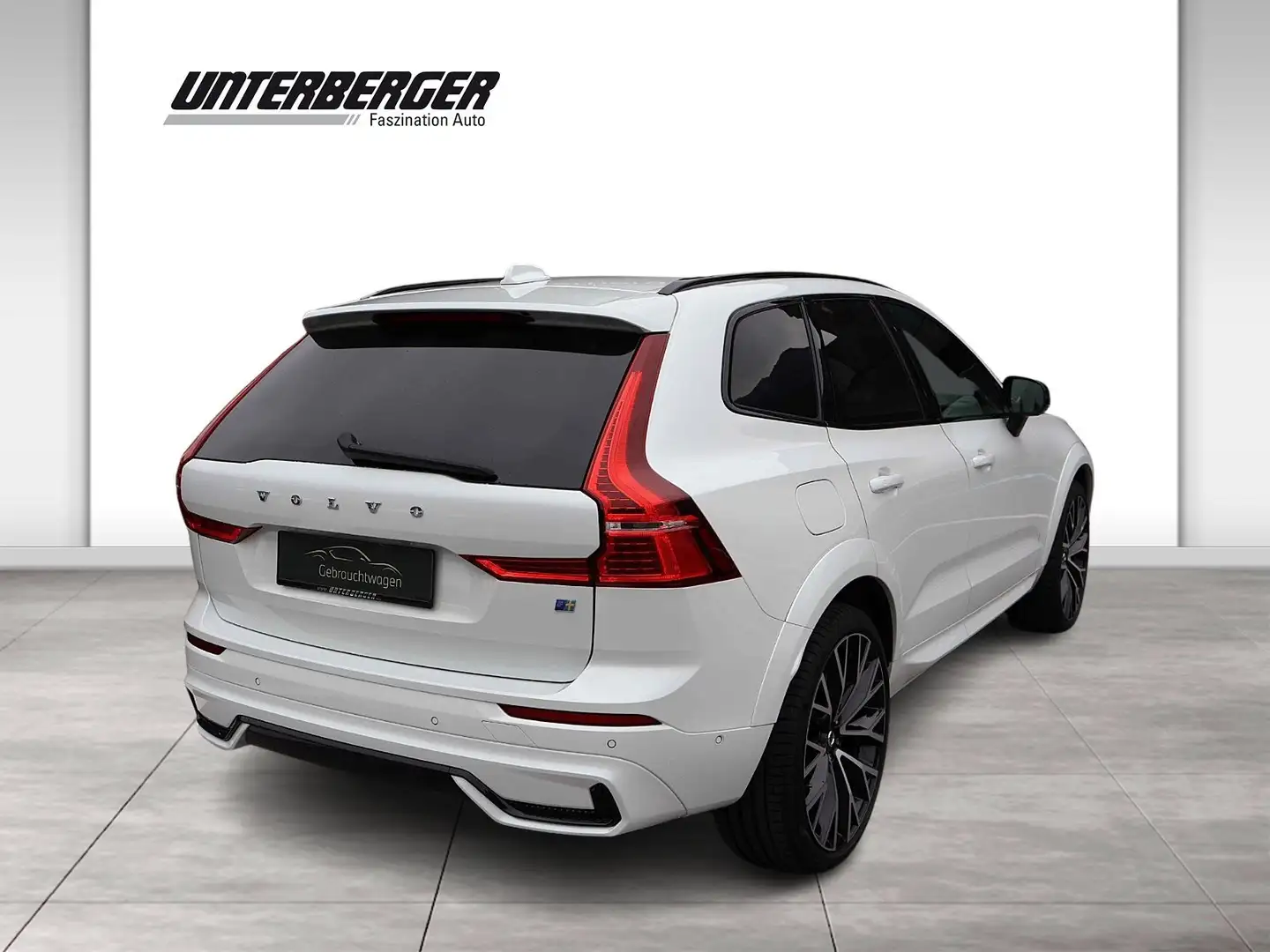 Volvo XC60 B4 R Design AWD  Geartronic ink. Garantie- und Ser Weiß - 2