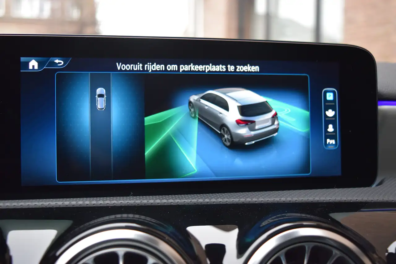 Mercedes-Benz A-Class 7G-DCT AMG- NAVI / BURMESTER PACK /PANO OPENDAK, миниатюра 17