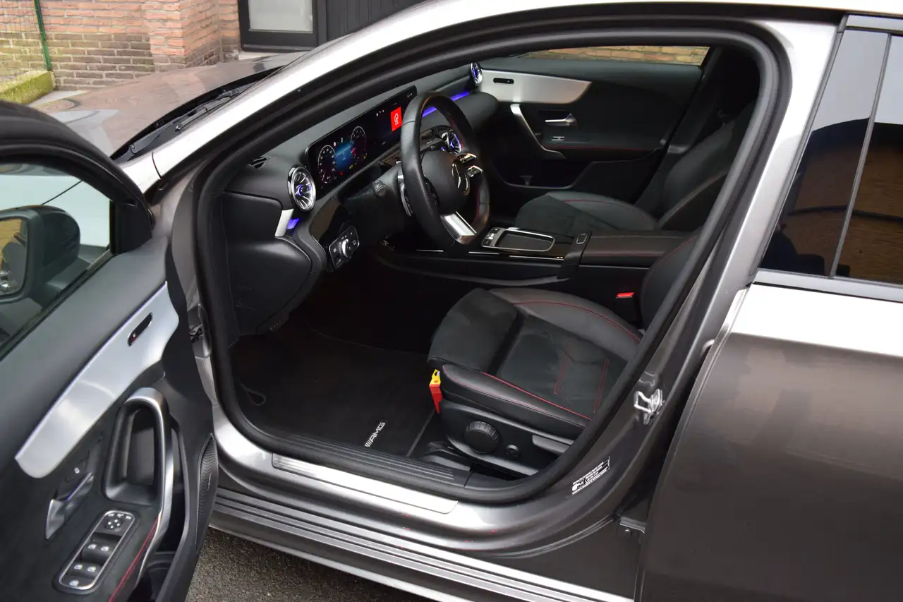 Mercedes-Benz A-Class 7G-DCT AMG- NAVI / BURMESTER PACK /PANO OPENDAK, миниатюра 3