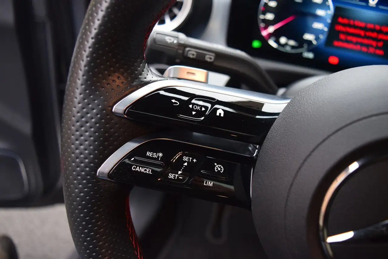 Mercedes-Benz A-Class 7G-DCT AMG- NAVI / BURMESTER PACK /PANO OPENDAK, миниатюра 7