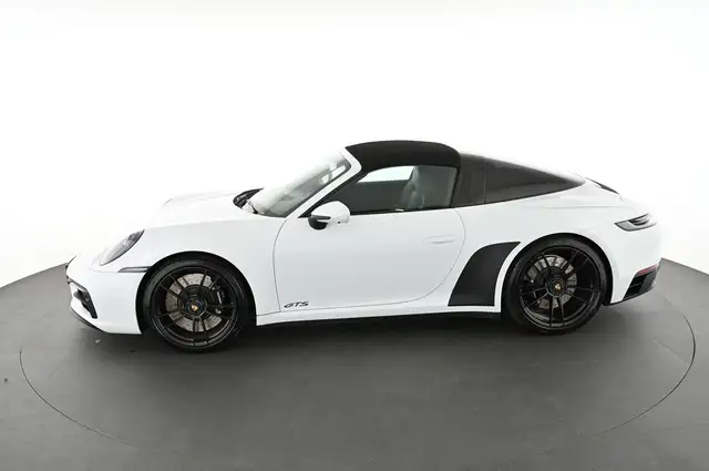 Porsche 911 view 17