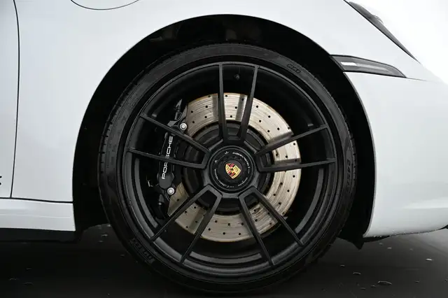 Porsche 911 view 28