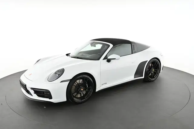 Porsche 911 view 15