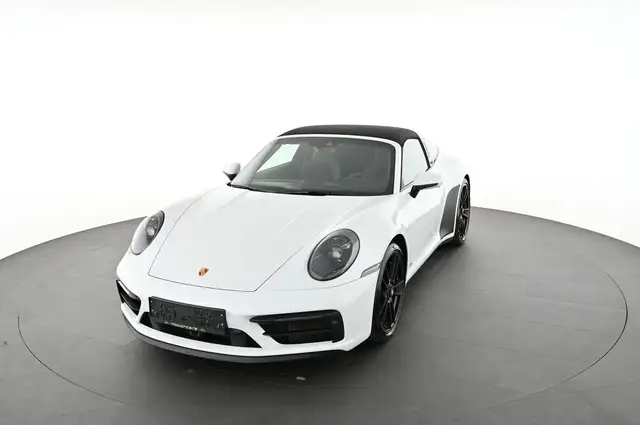 Porsche 911 view 23