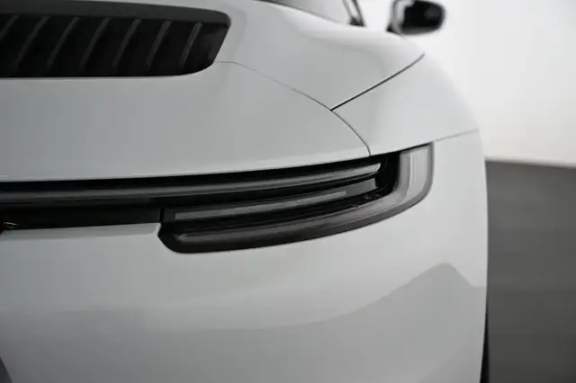 Porsche 911 view 26