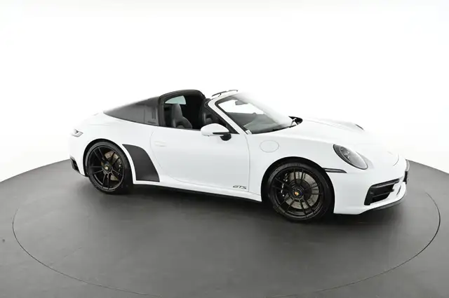 Porsche 911 view 8