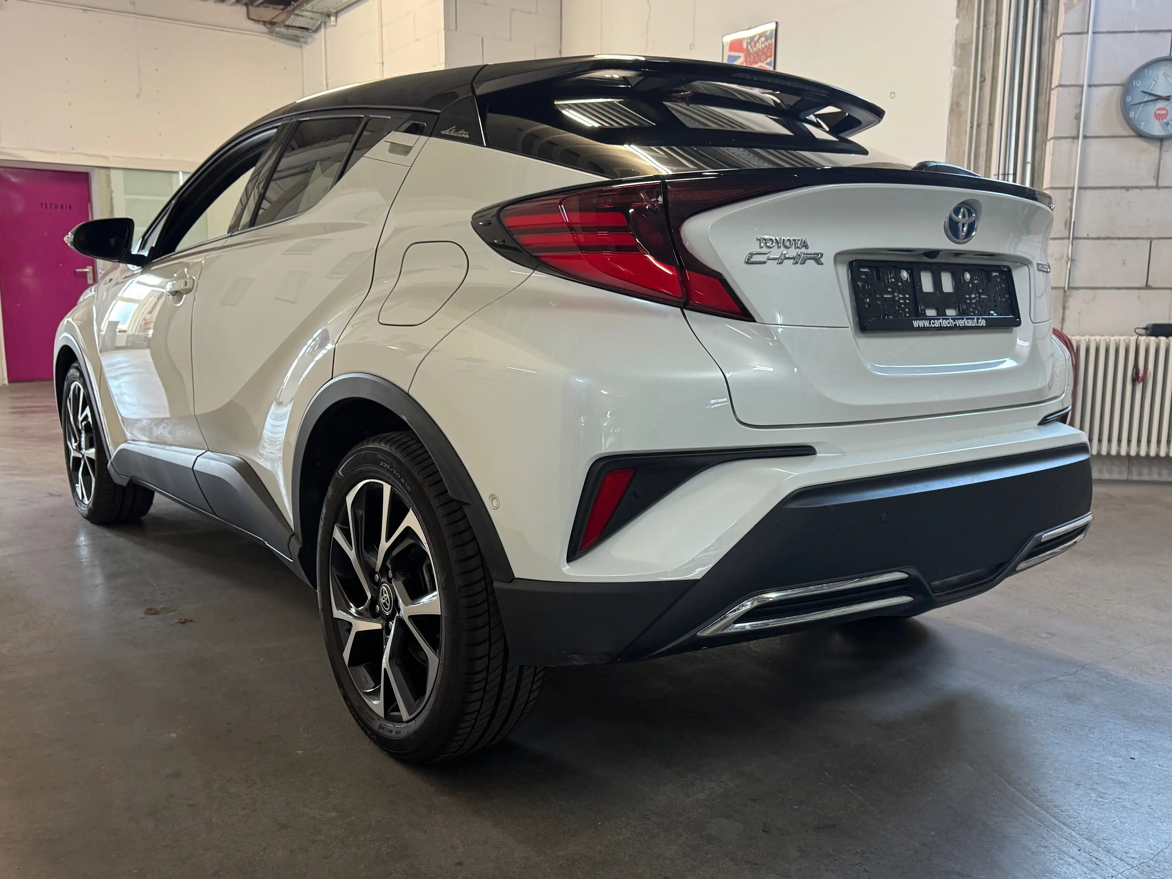 Toyota C-HR Hybrid Lounge Selection 17Tkm 1 Hd 8fach — photo 7