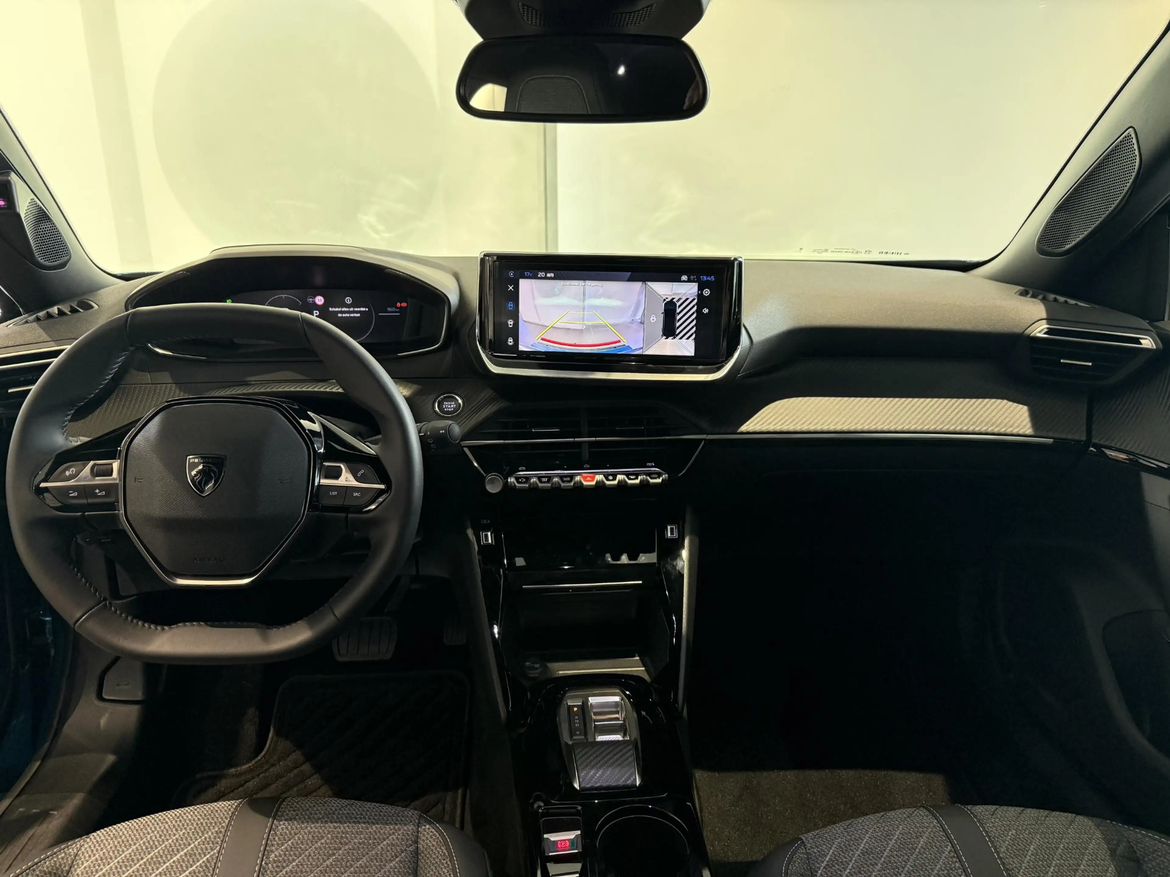 Peugeot e-2008 EV Allure 54 kWh — photo 10