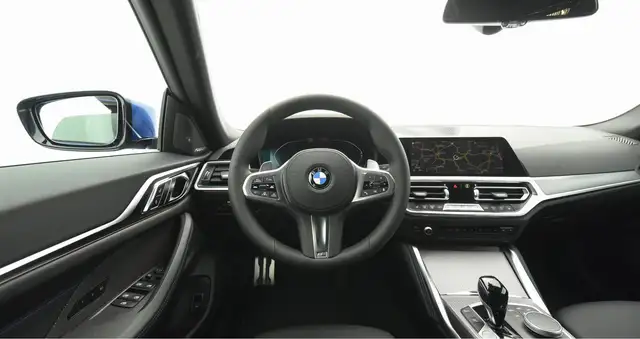 BMW 4 Series view 11