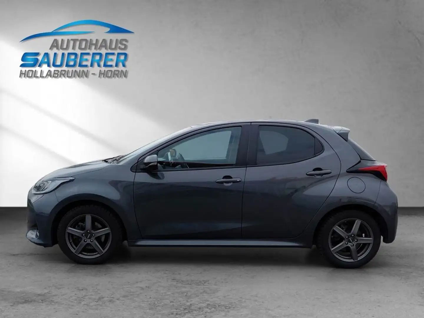 Toyota Yaris 1,5 HYBRID *Design* I AUTOMATIK I Grau - 2