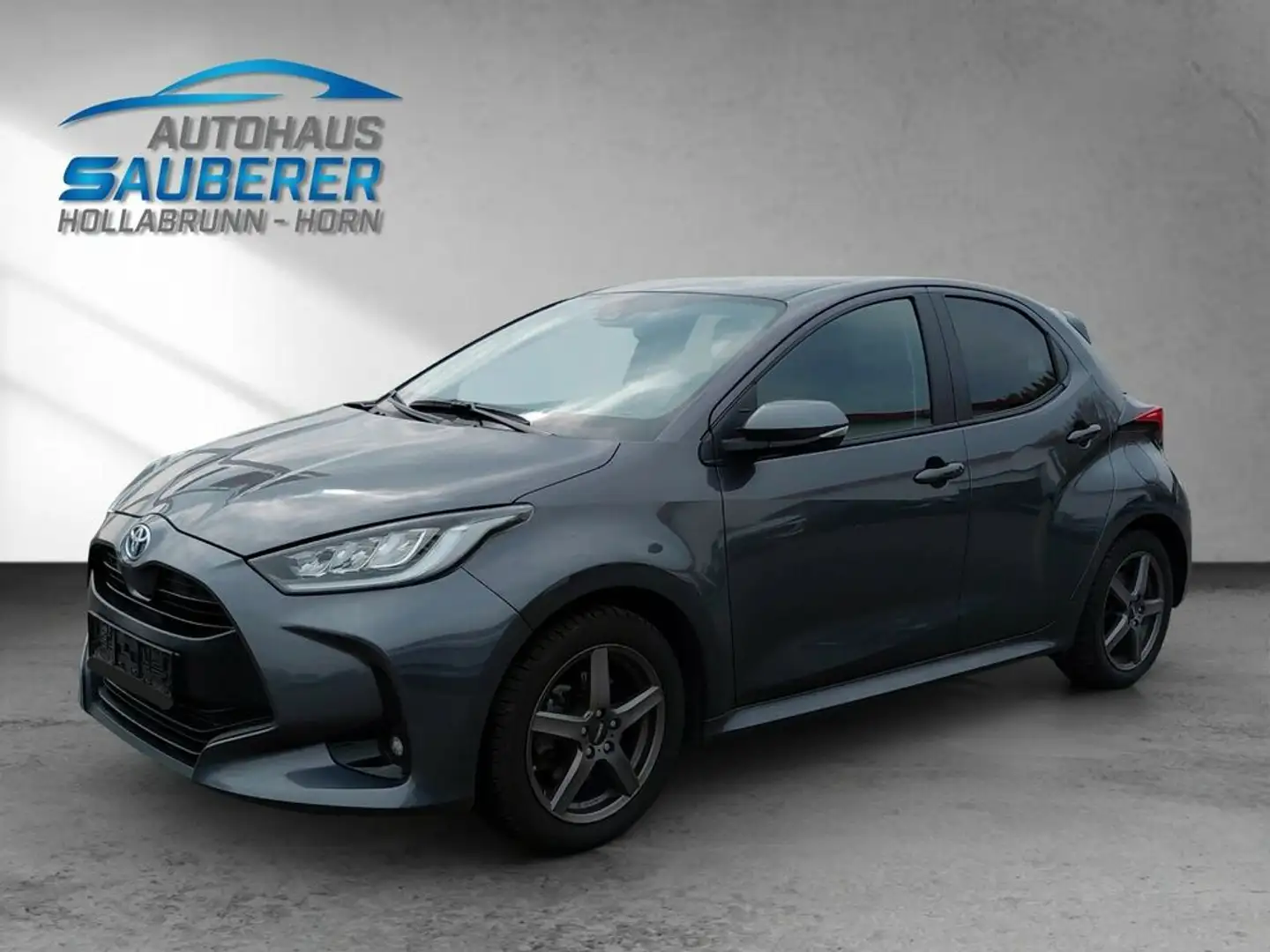 Toyota Yaris 1,5 HYBRID *Design* I AUTOMATIK I Grau - 1