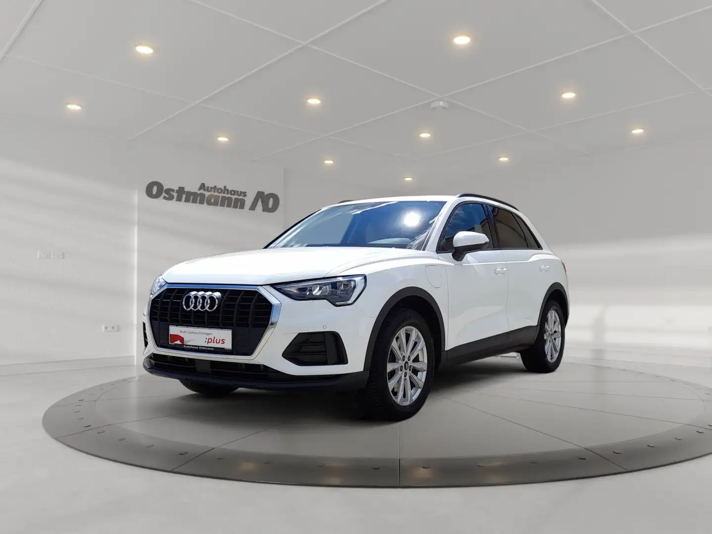 Audi Q3 45 TFSI e RFK 18'' PDC KeyLess SHZ Navi Blanc - 2