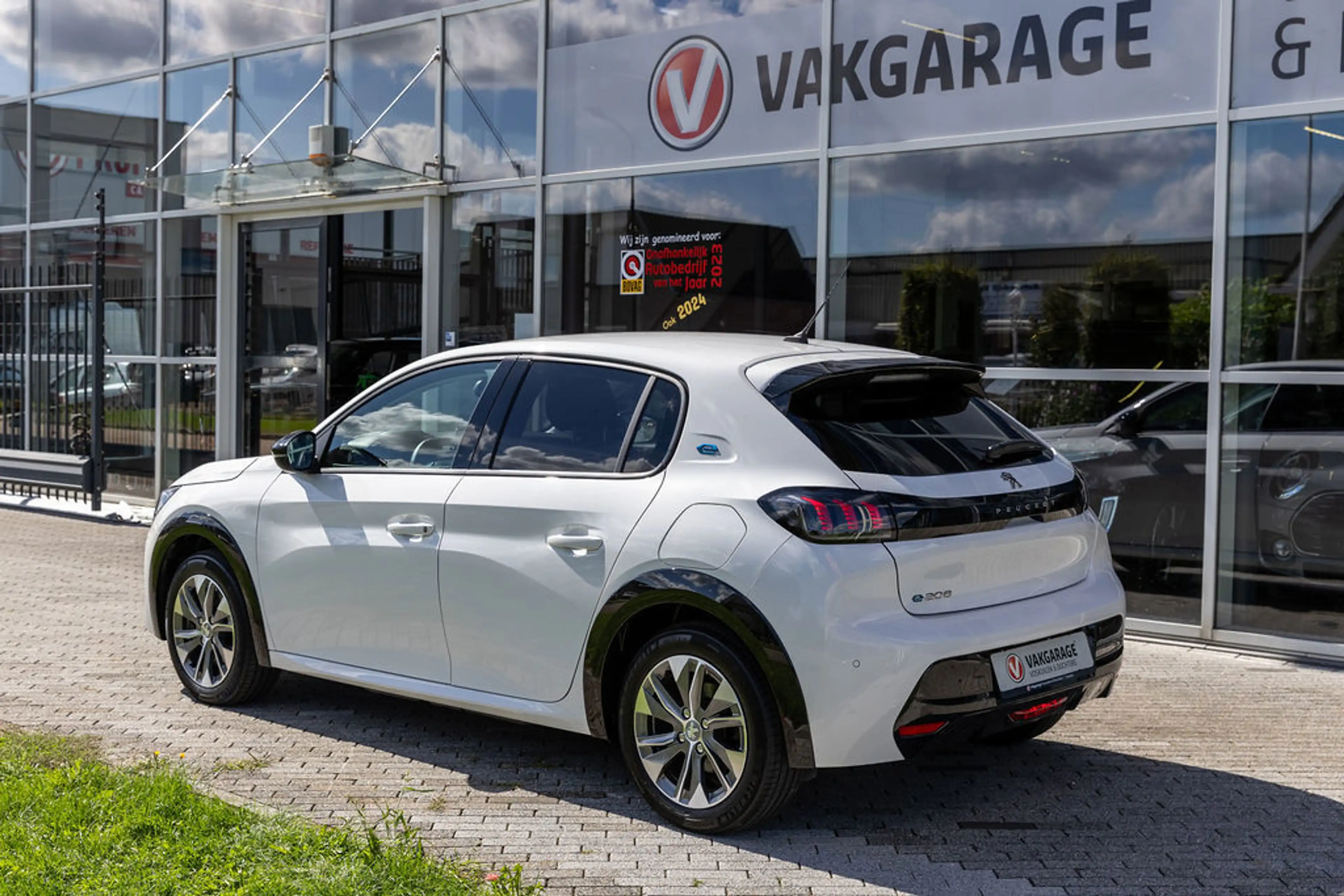 Peugeot e-208 EV Allure 50 kWh | Warmtepomp — photo 3