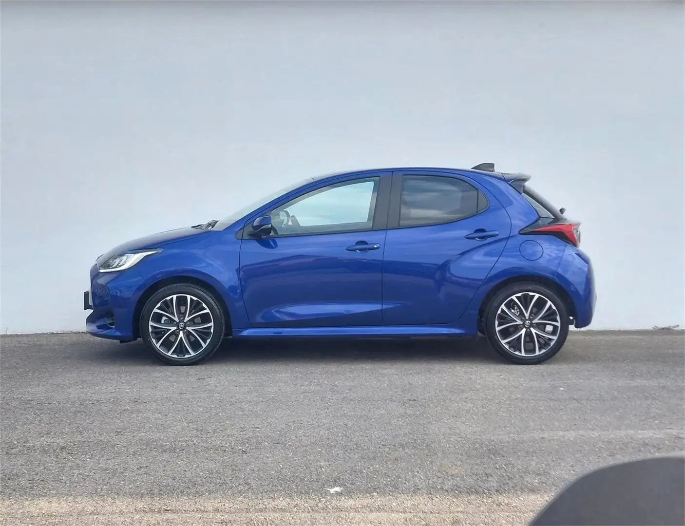 Toyota Yaris 1,5 l Hybrid Teamplayer inkl. Technik-Paket Blau - 2