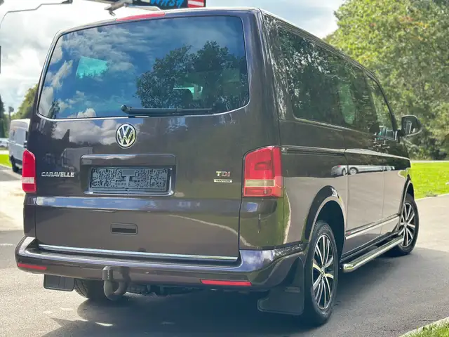Volkswagen Caravelle view 5