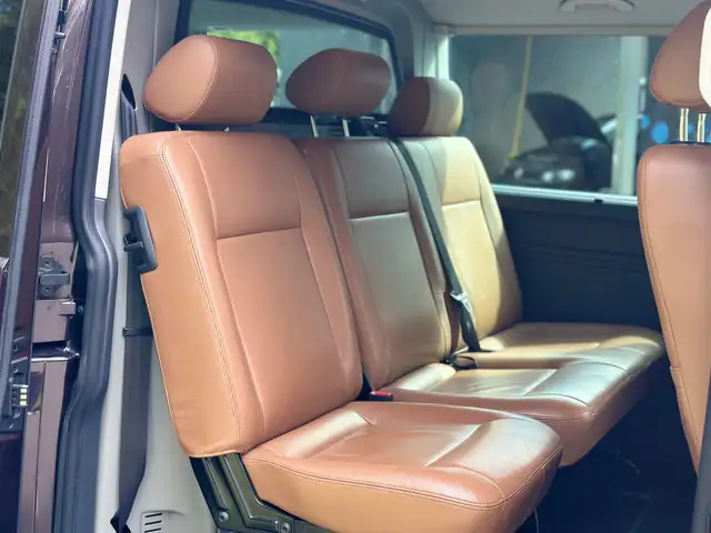 Volkswagen Caravelle view 7