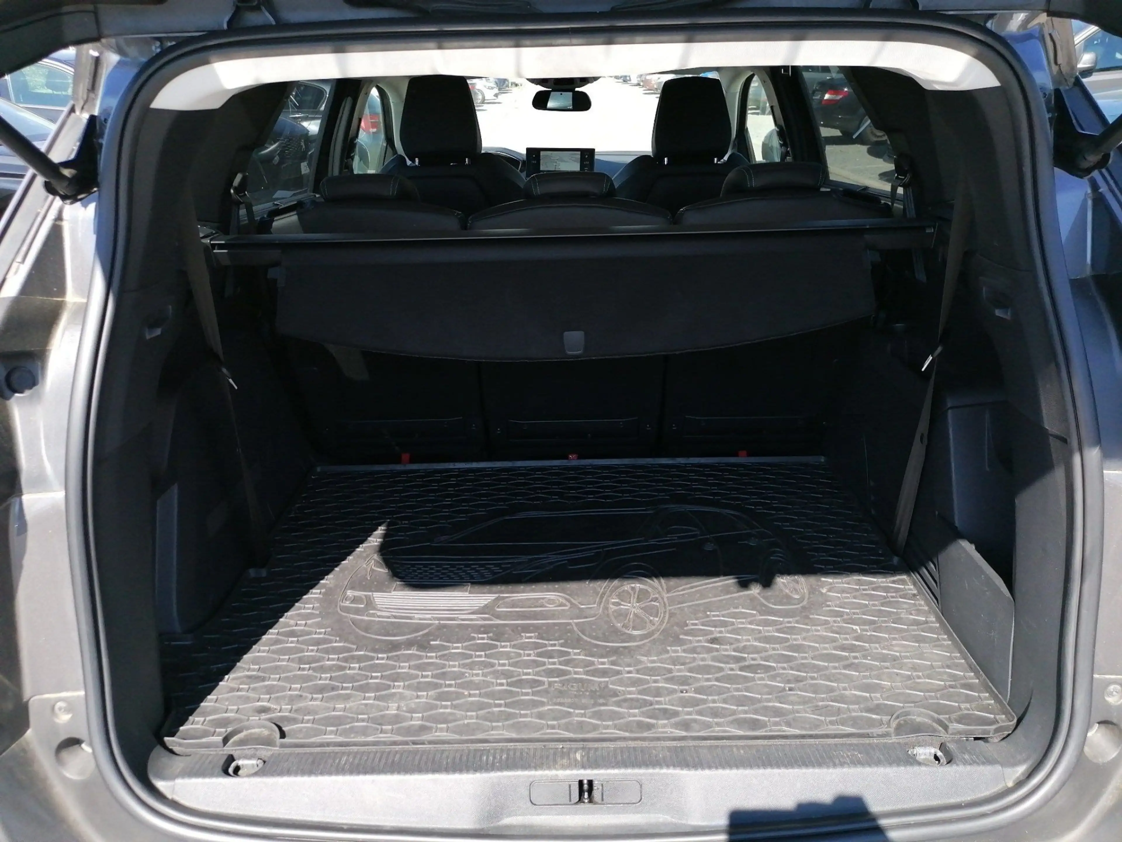 Peugeot 5008 1.2 PureTech 130 Allure Pack KeyLess LED LM — photo 11