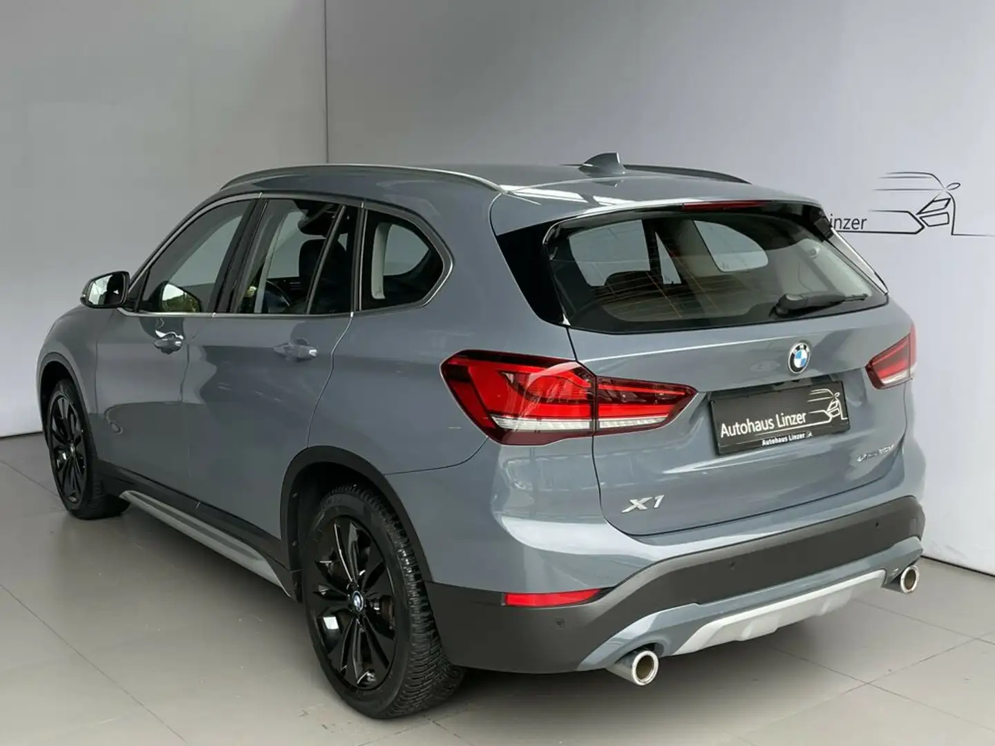 BMW X1 xDrive20d M-Lenkrad *LED*ACC*HuD*AHK*HK*Kamera* Grau - 2