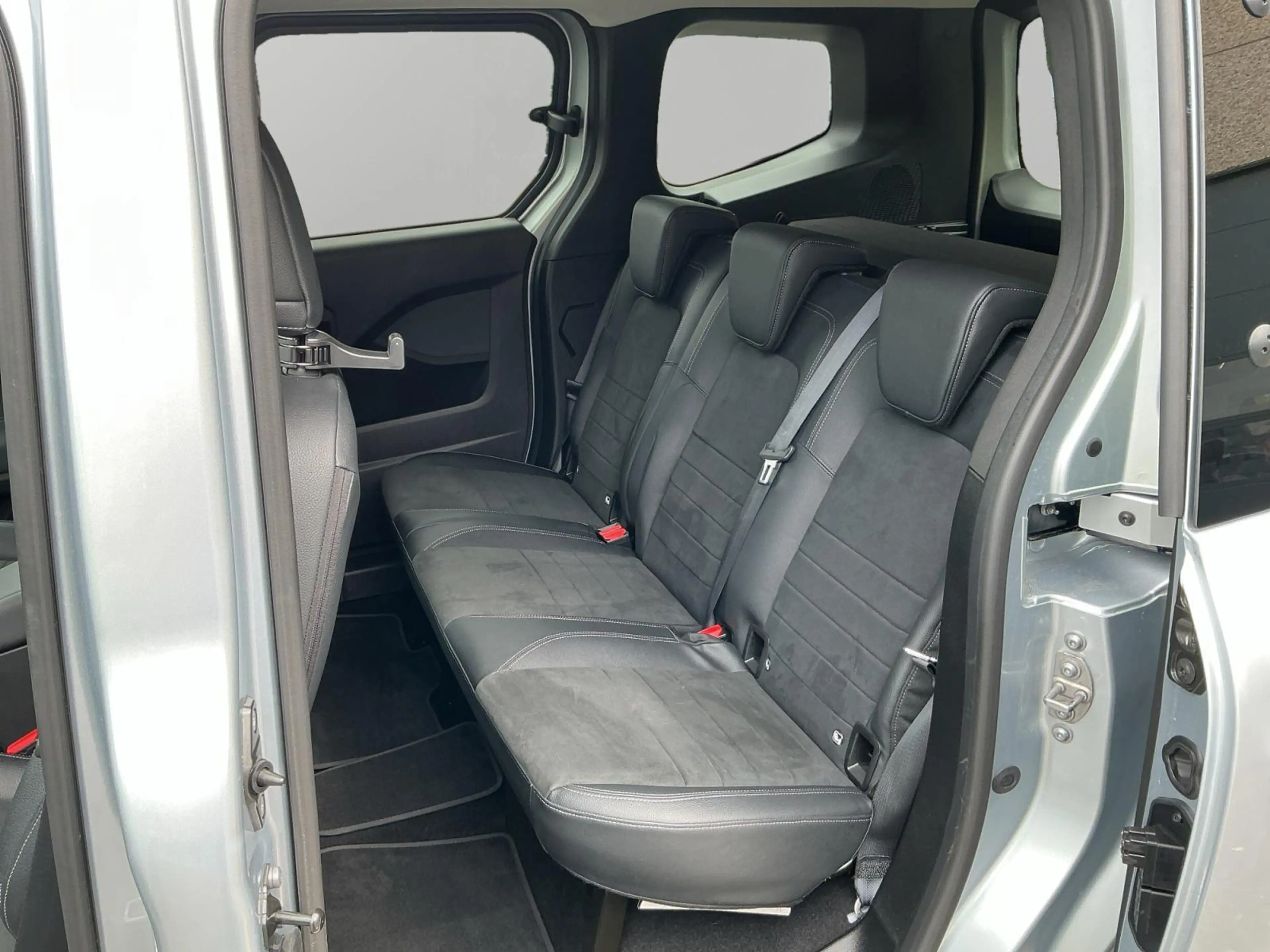 Mercedes-Benz T-Class T160 L1 Base — photo 13