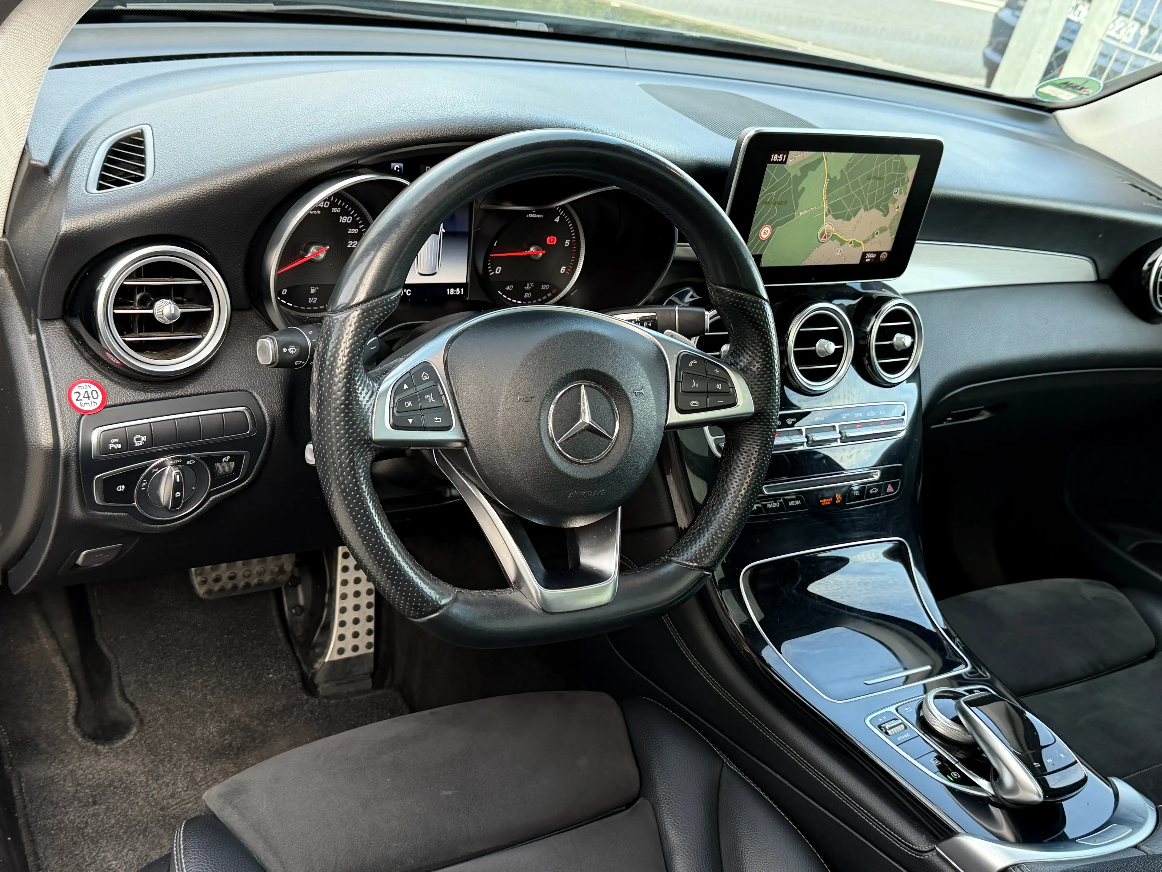 Mercedes-Benz GLC 350 GLC 350d 4Matic 3x AMG Line *Pano* 360°Kam AHK — photo 5
