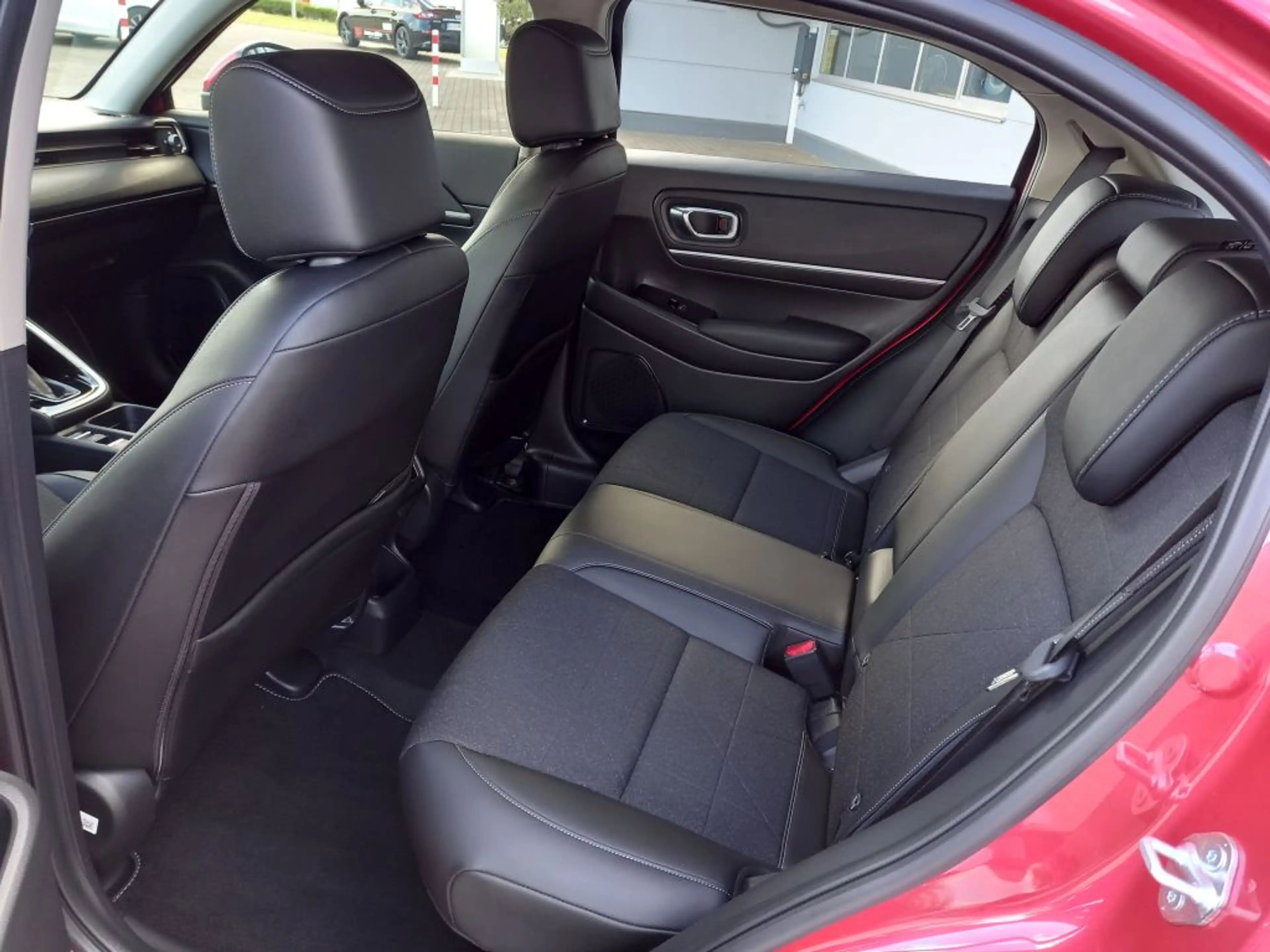Honda HR-V e:HEV 1.5 i-MMD Hybrid Advance — photo 9