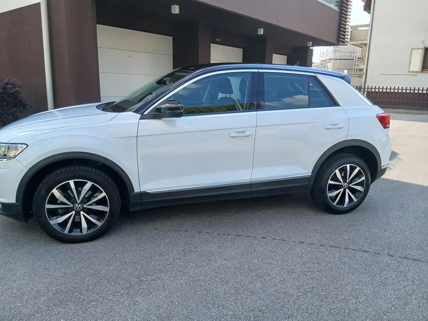 Volkswagen T-Roc 1.0 tsi Style+ Teck pack tua a € 240 mese Bianco - 2
