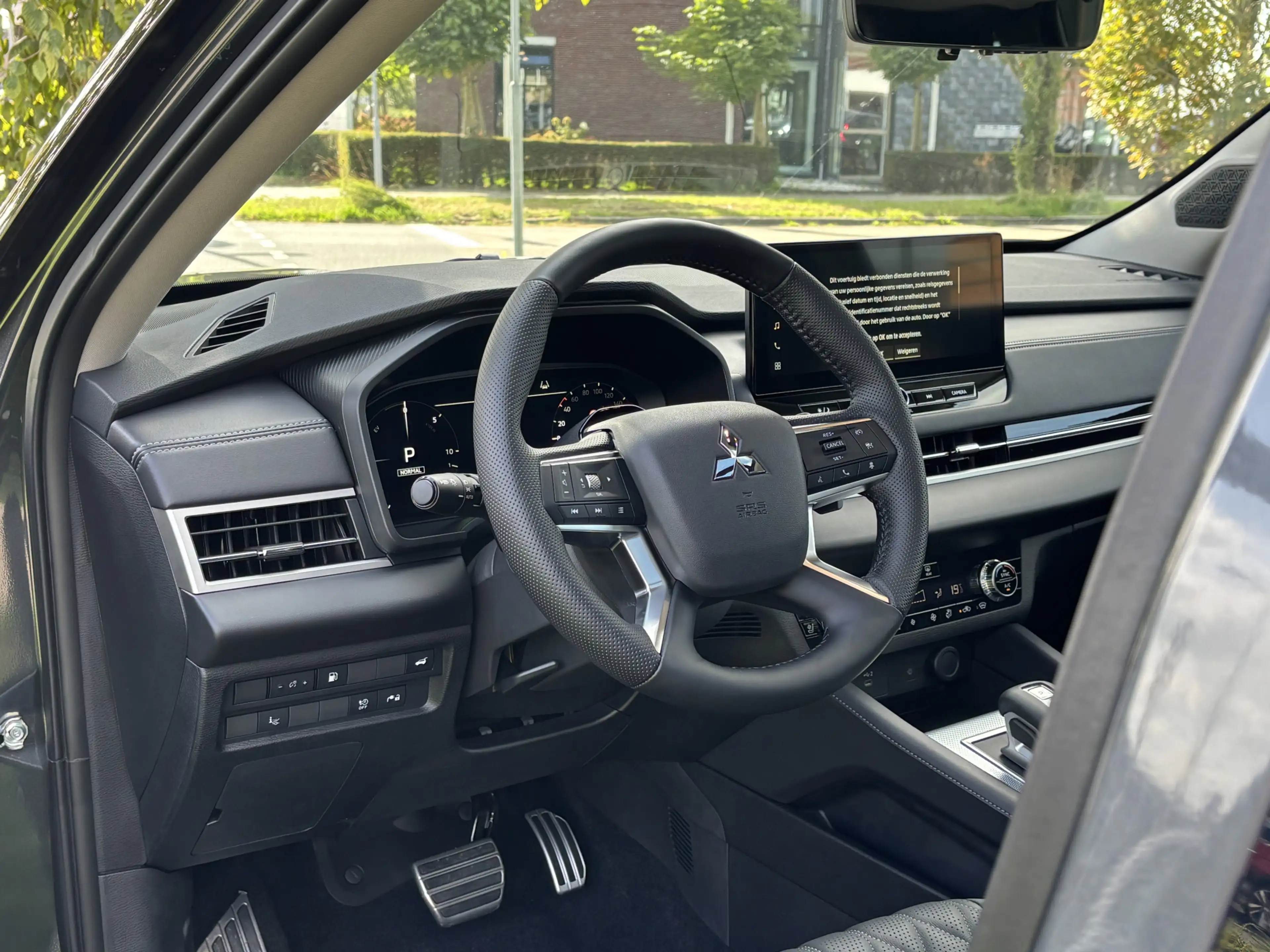 Mitsubishi Outlander 2.4 PHEV Instyle — photo 27