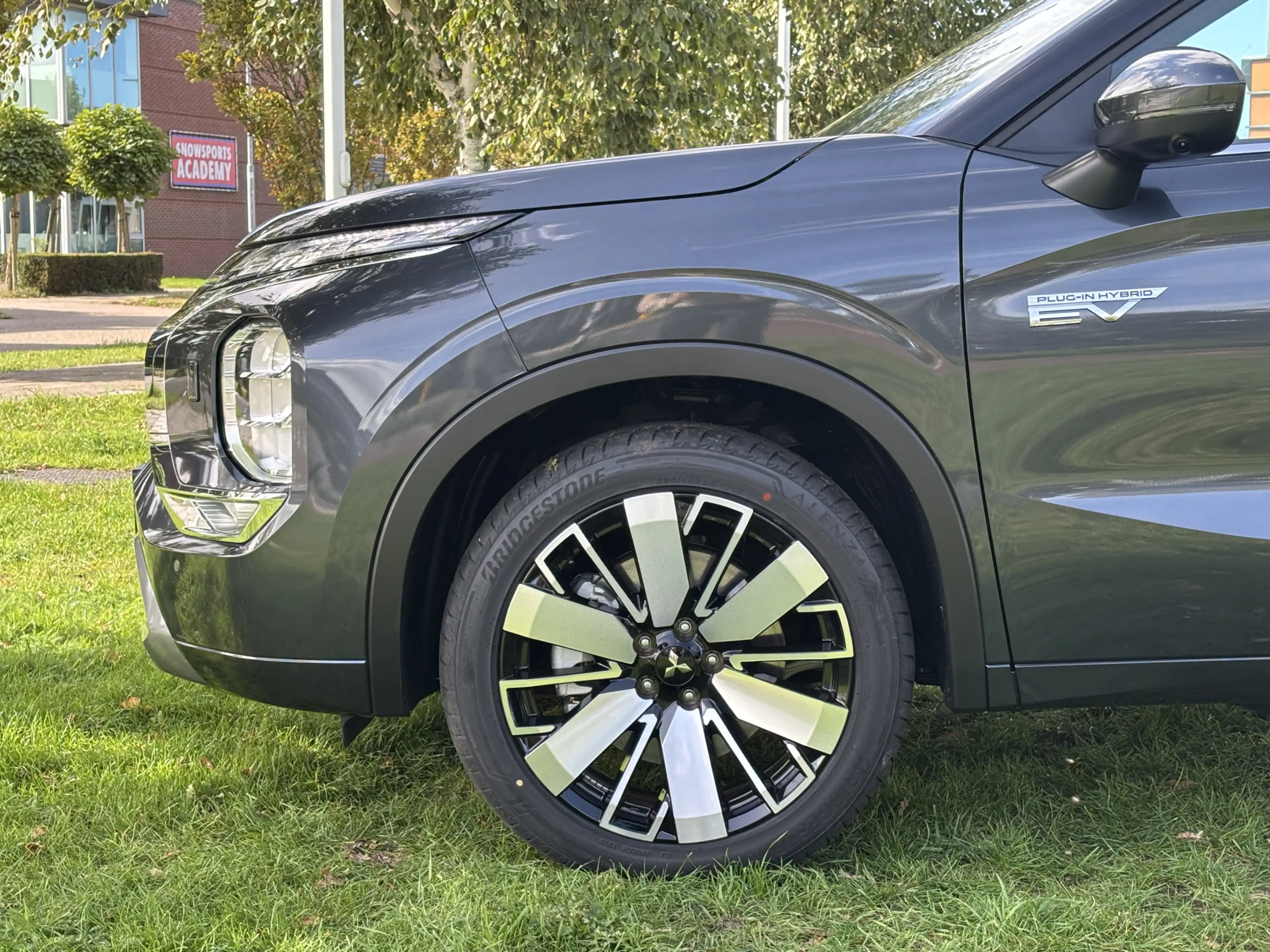 Mitsubishi Outlander 2.4 PHEV Instyle — photo 12