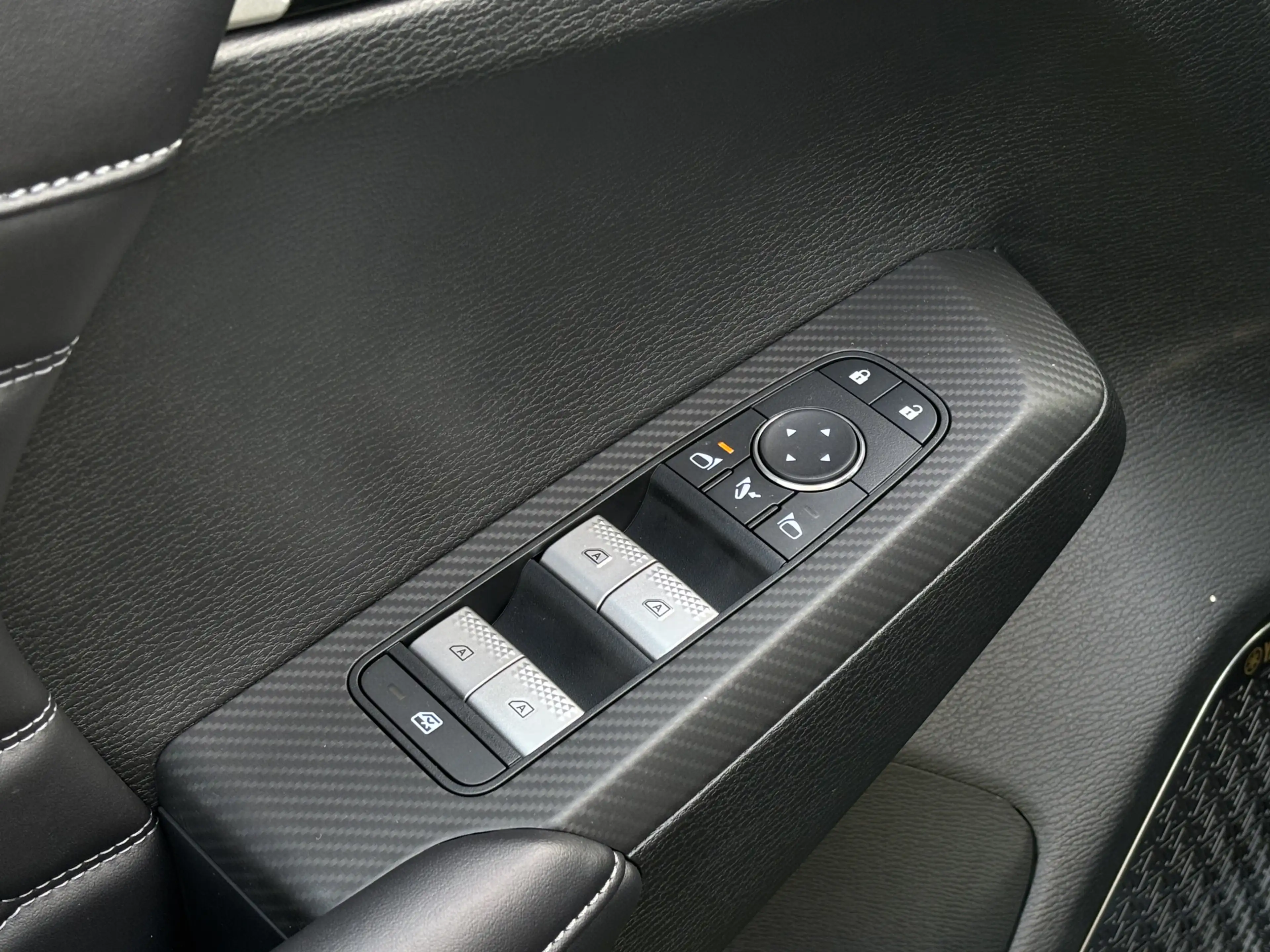 Mitsubishi Outlander 2.4 PHEV Instyle — photo 15