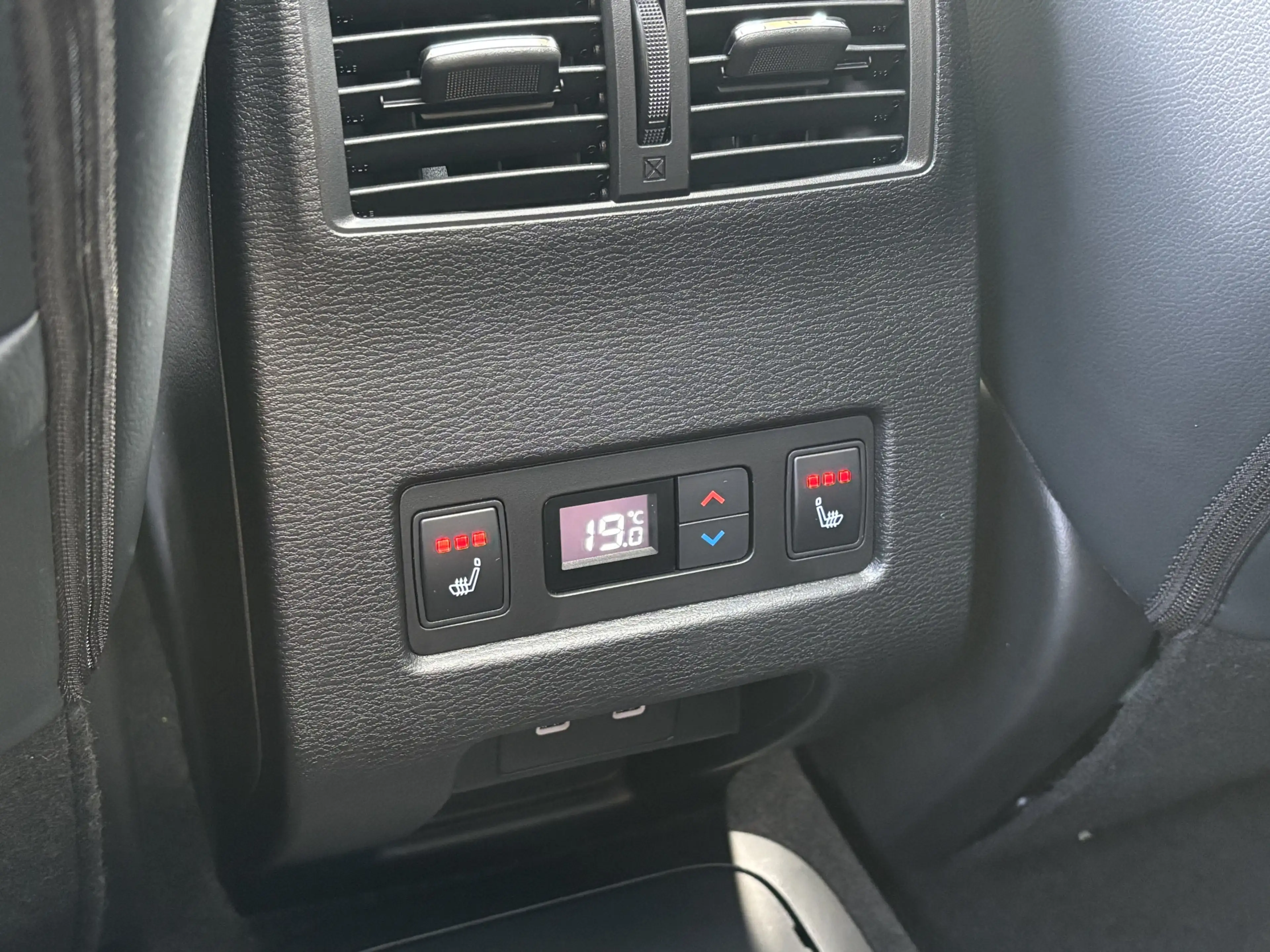 Mitsubishi Outlander 2.4 PHEV Instyle — photo 7