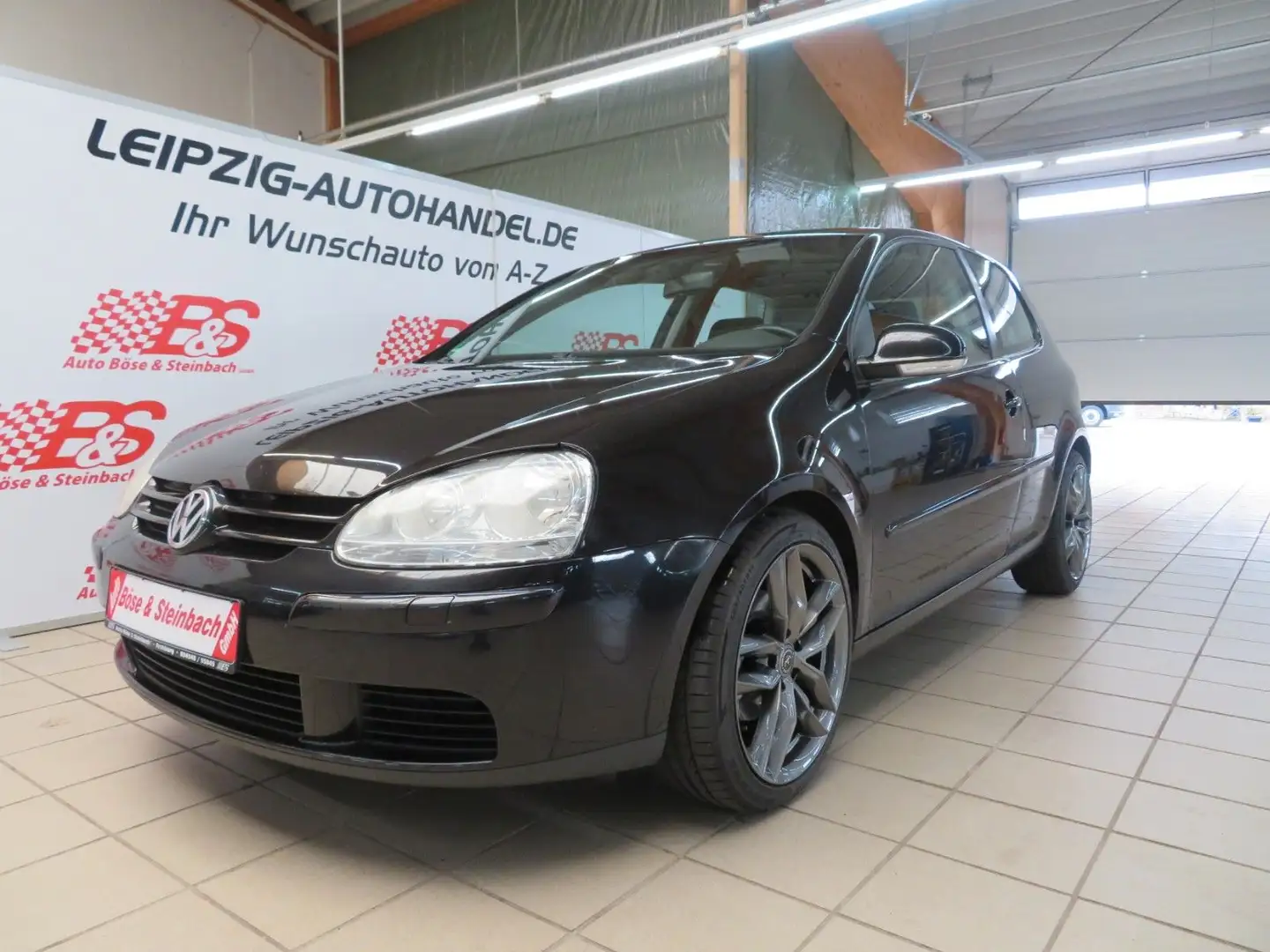 Volkswagen Golf V 1,6 Sportline*Klima*SHZ* Noir - 1