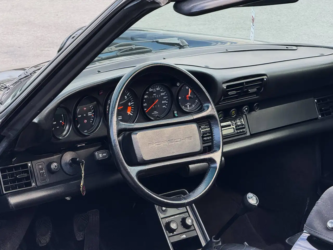 Porsche 911 930 Cabrio 3.2 Carrera 231CV | UNICO PROPRIETARIO, foto 2
