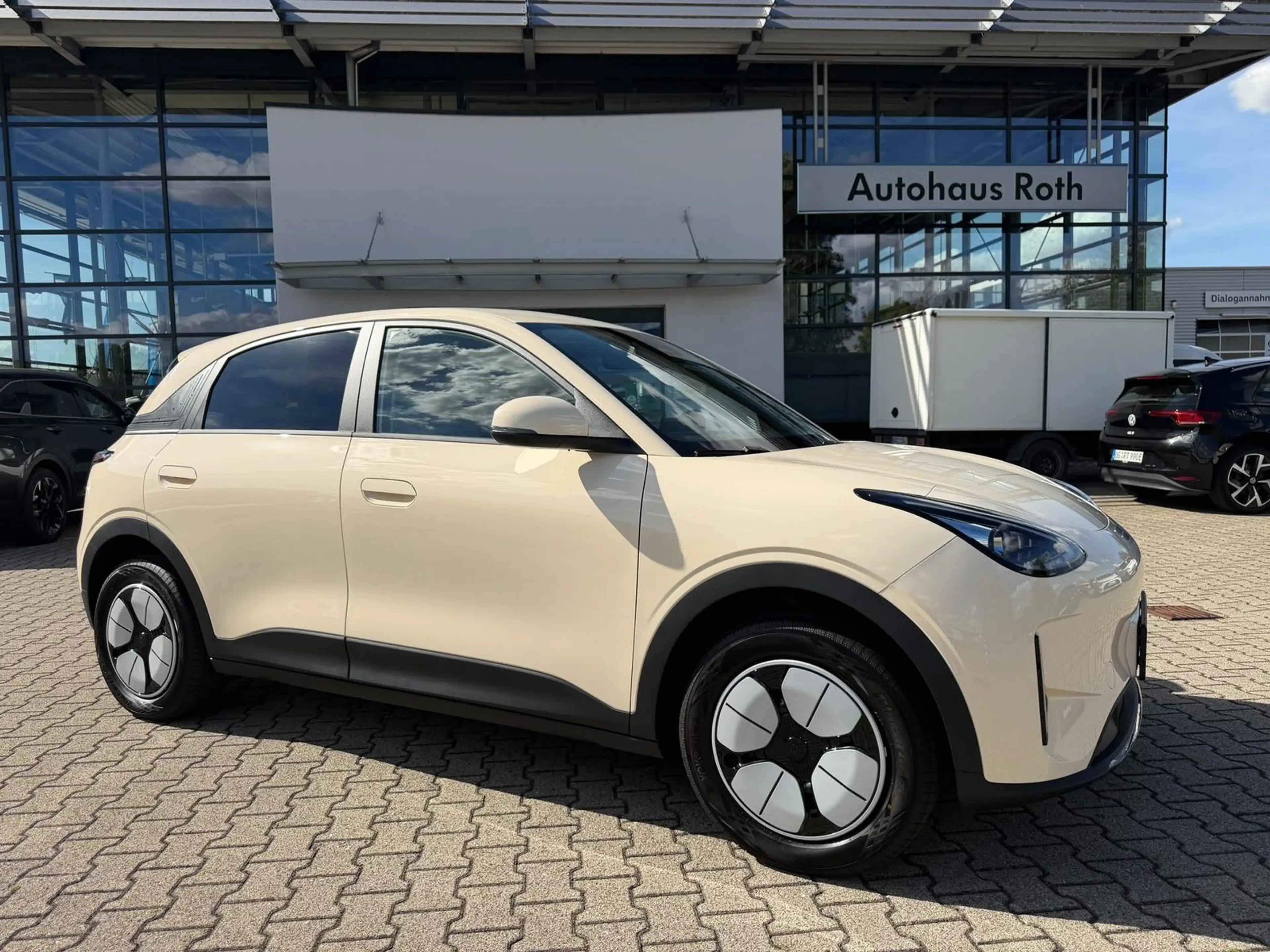 Geely Others 35,35 kwh Pro *LED*Kamera*ACC*Navi*PDC* — photo 9