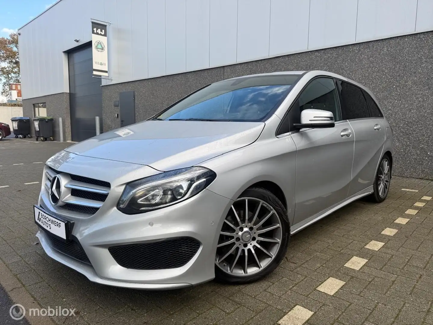 Mercedes-Benz B 180 CDI AMG Line Xenon Camera Nette staat - 1