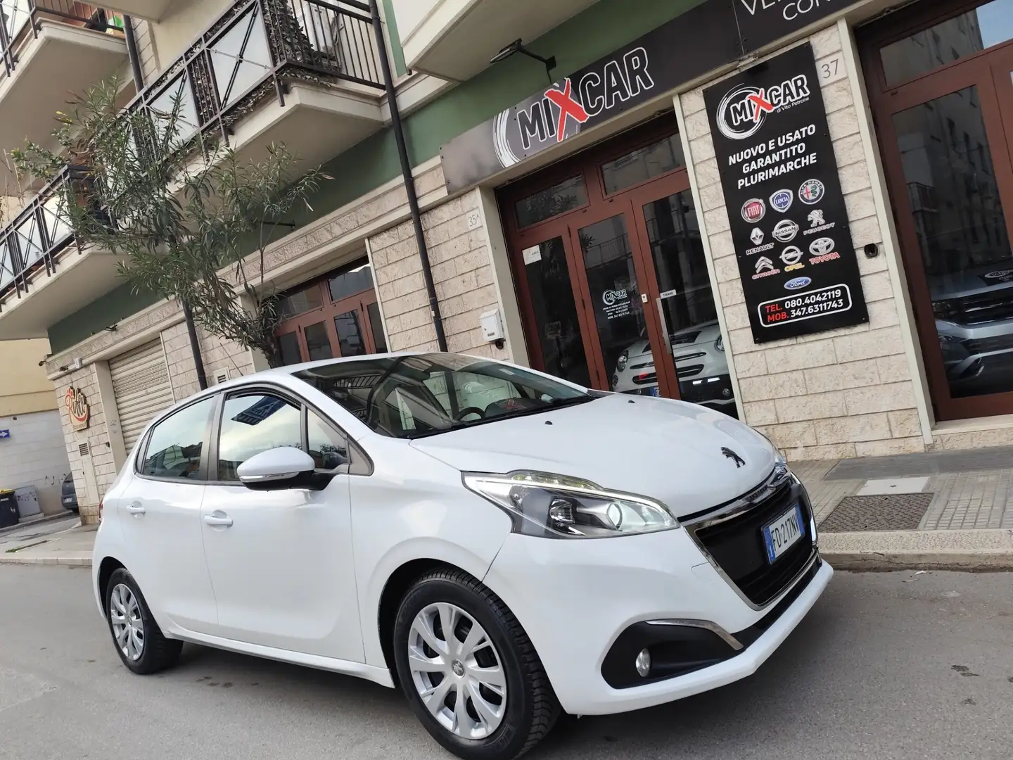 Peugeot 208 BlueHDi 75 5 porte Active Bianco - 1