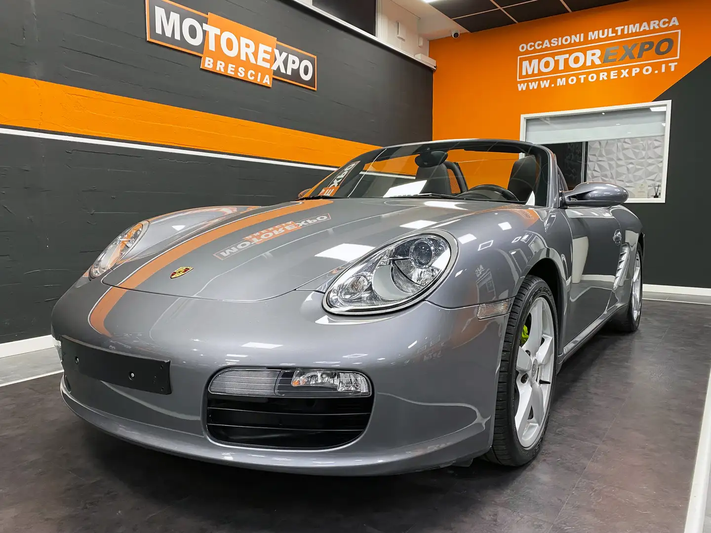 Porsche Boxster 2.7 240cv Grigio Meteorite Interni e Capote Cocoa Ezüst - 1