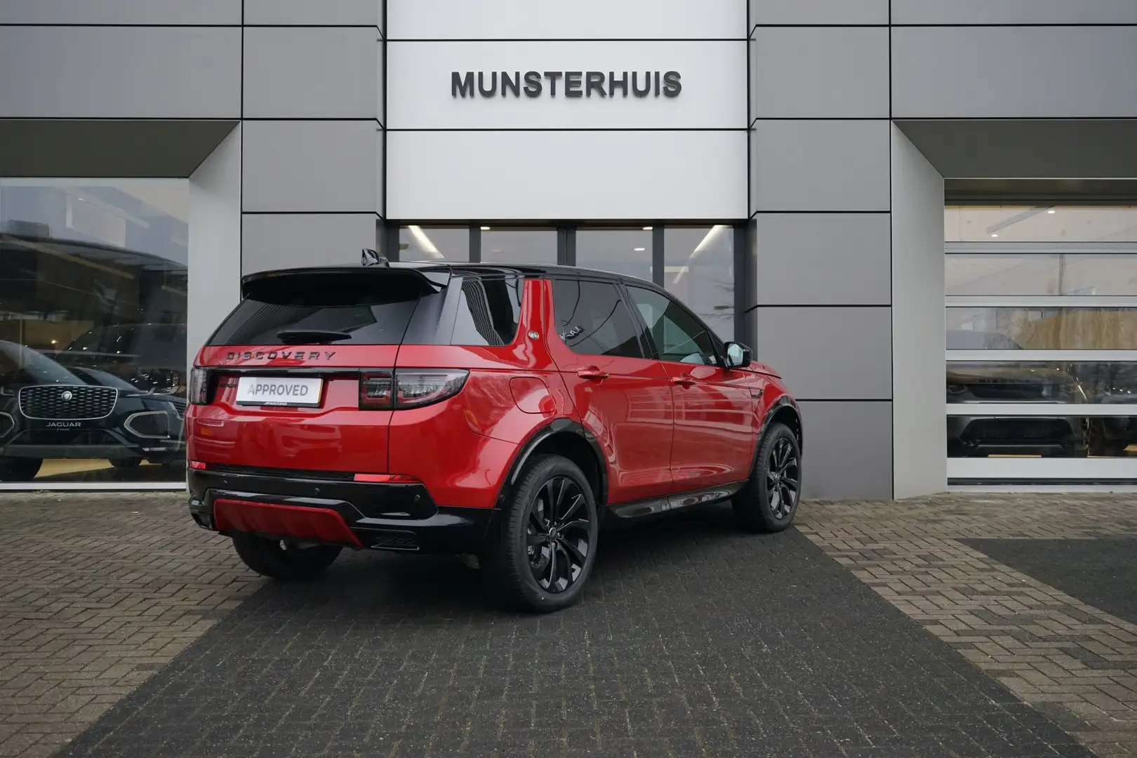 Land Rover Discovery Sport P270e PHEV Dynamic Edition | Panoramadak | Adaptie Rood - 2