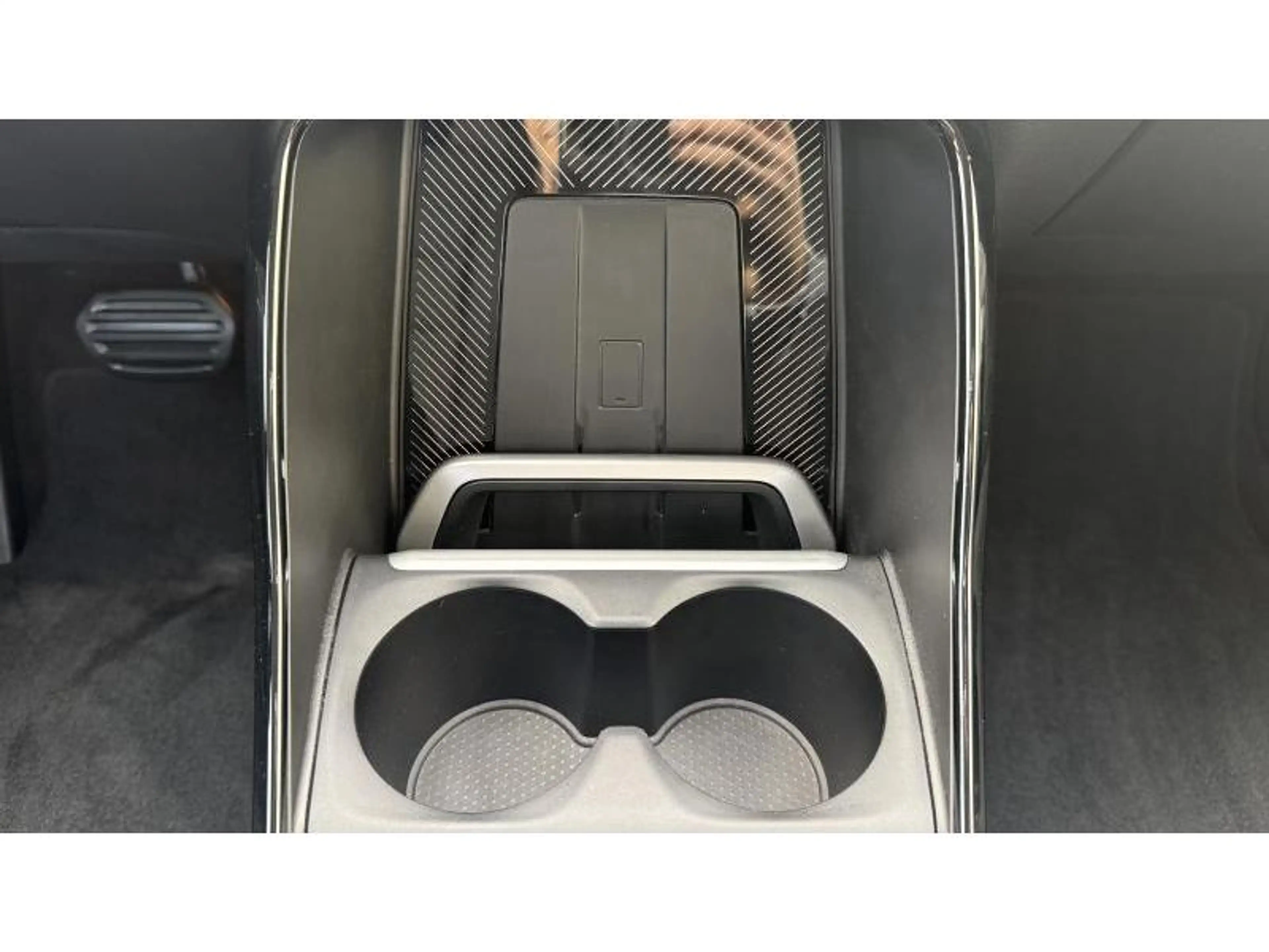 BMW iX1 eDrive 20 Accès Confort Feux LED Adaptatif *TVA* — photo 12
