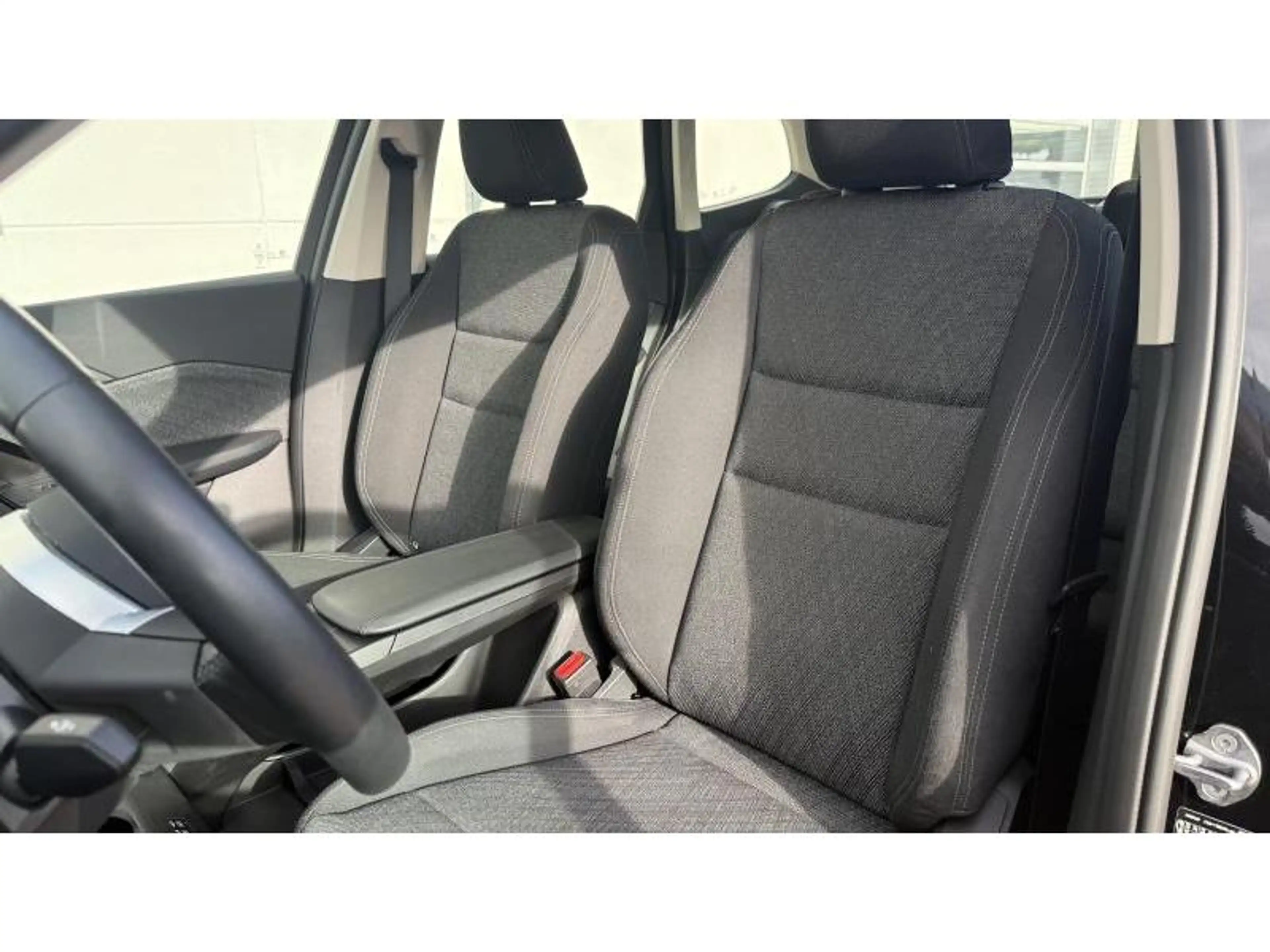 BMW iX1 eDrive 20 Accès Confort Feux LED Adaptatif *TVA* — photo 10